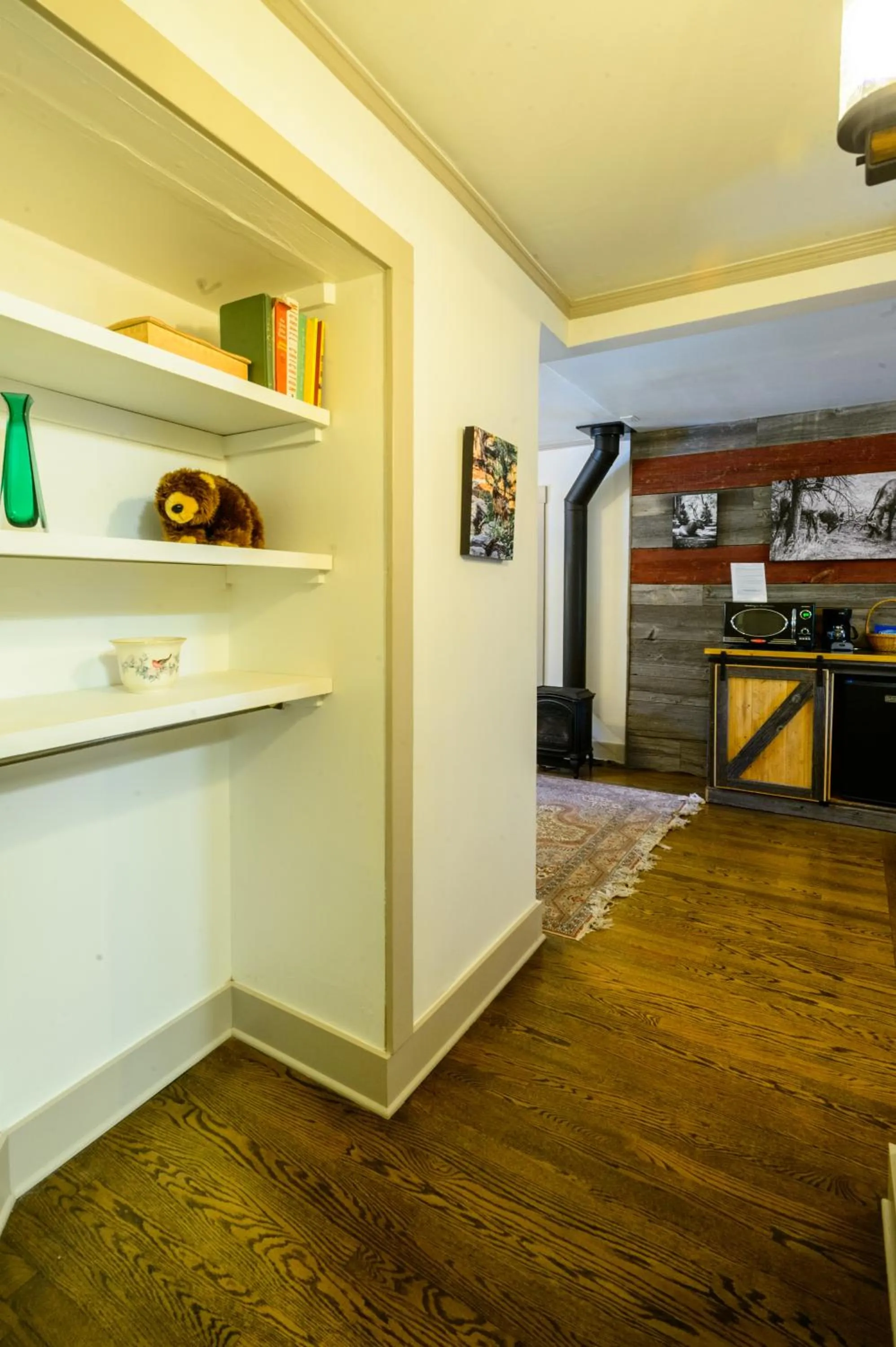 Kitchen or kitchenette in Alpen Way Chalet Mountain Lodge