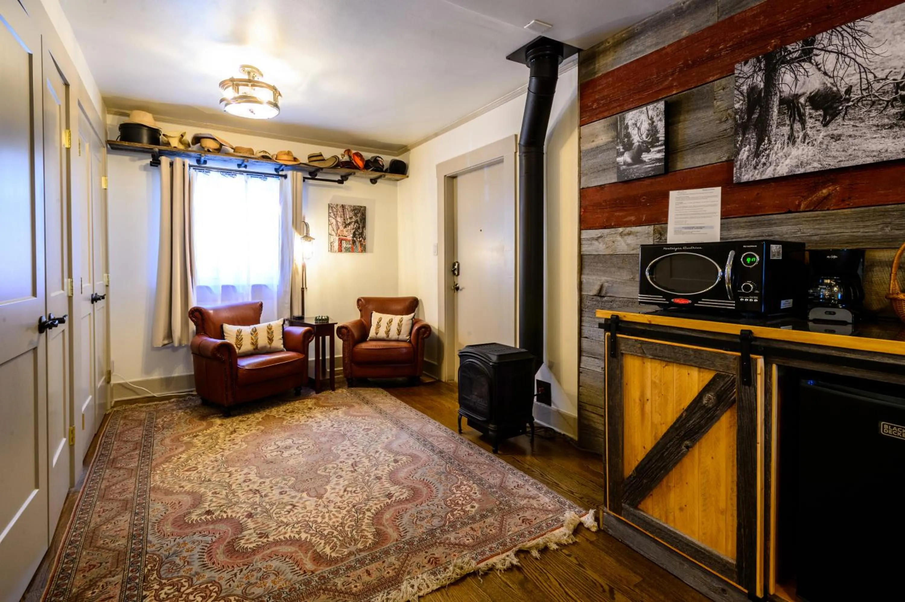 Coffee/tea facilities in Alpen Way Chalet Mountain Lodge