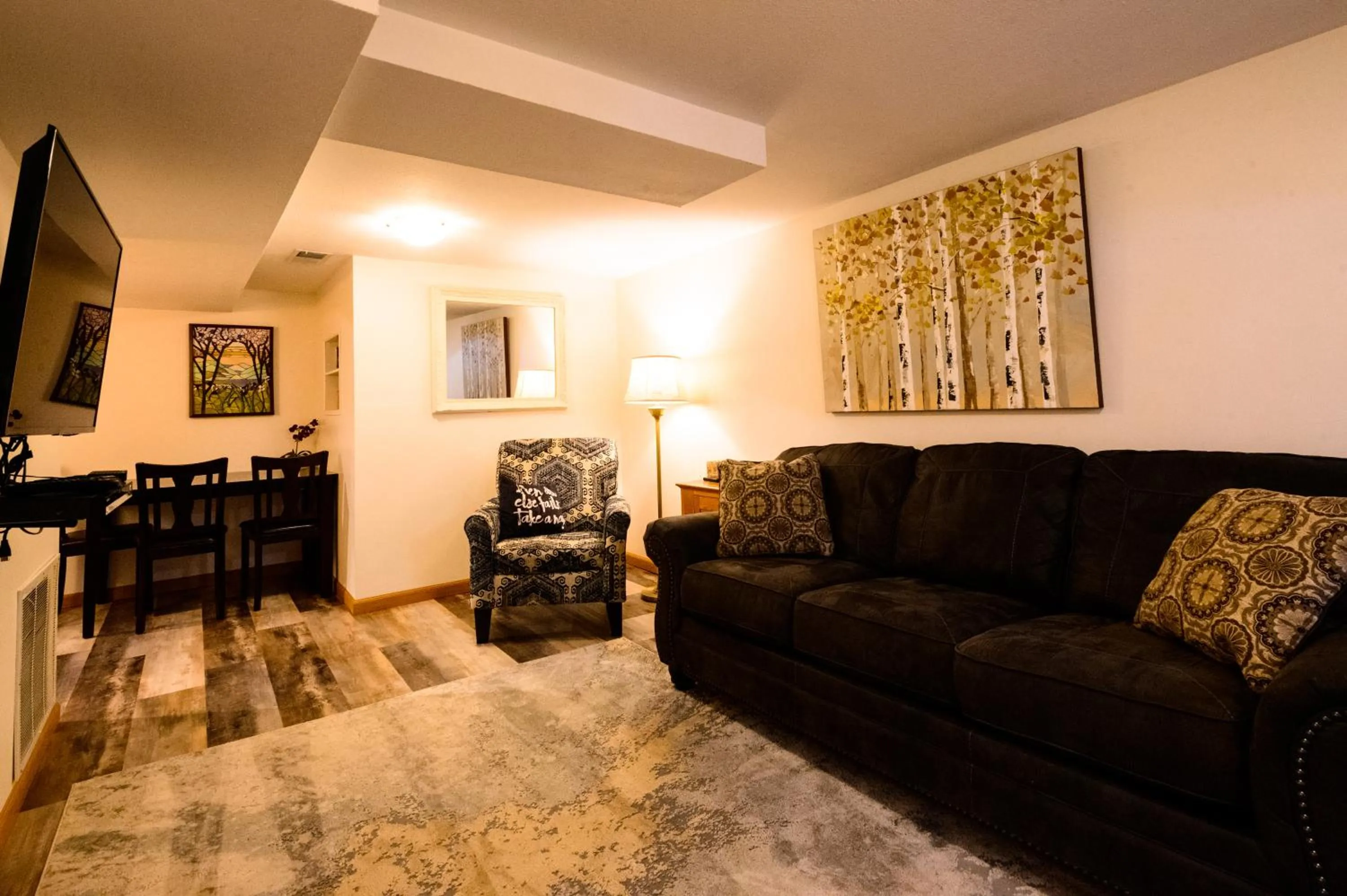 Living room in Alpen Way Chalet Mountain Lodge