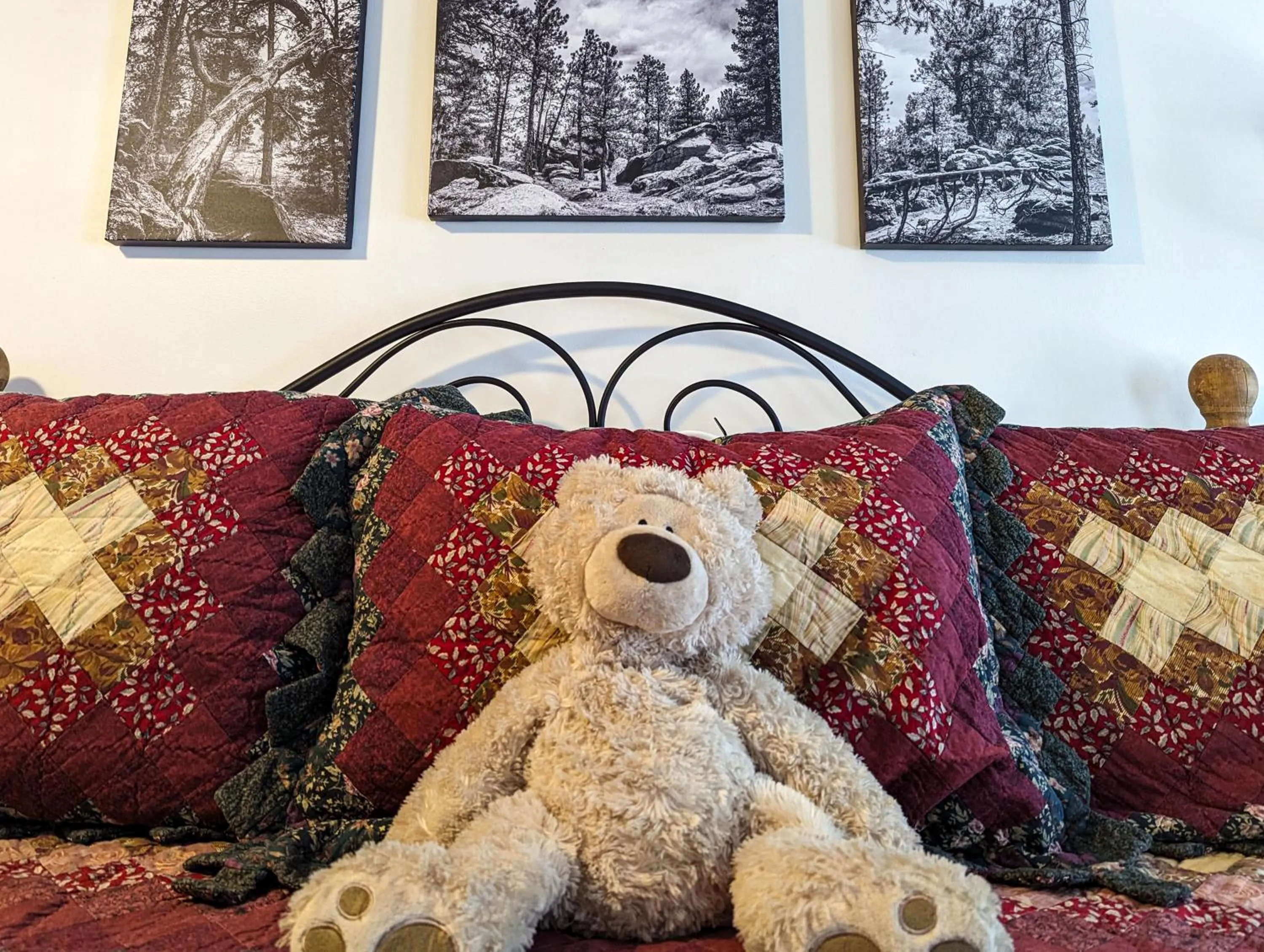 Decorative detail in Alpen Way Chalet Mountain Lodge