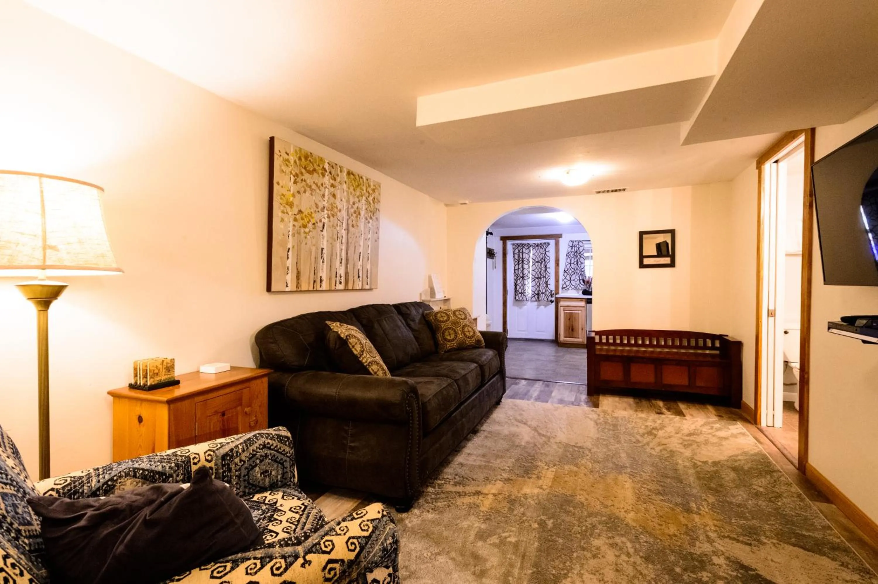 Living room in Alpen Way Chalet Mountain Lodge