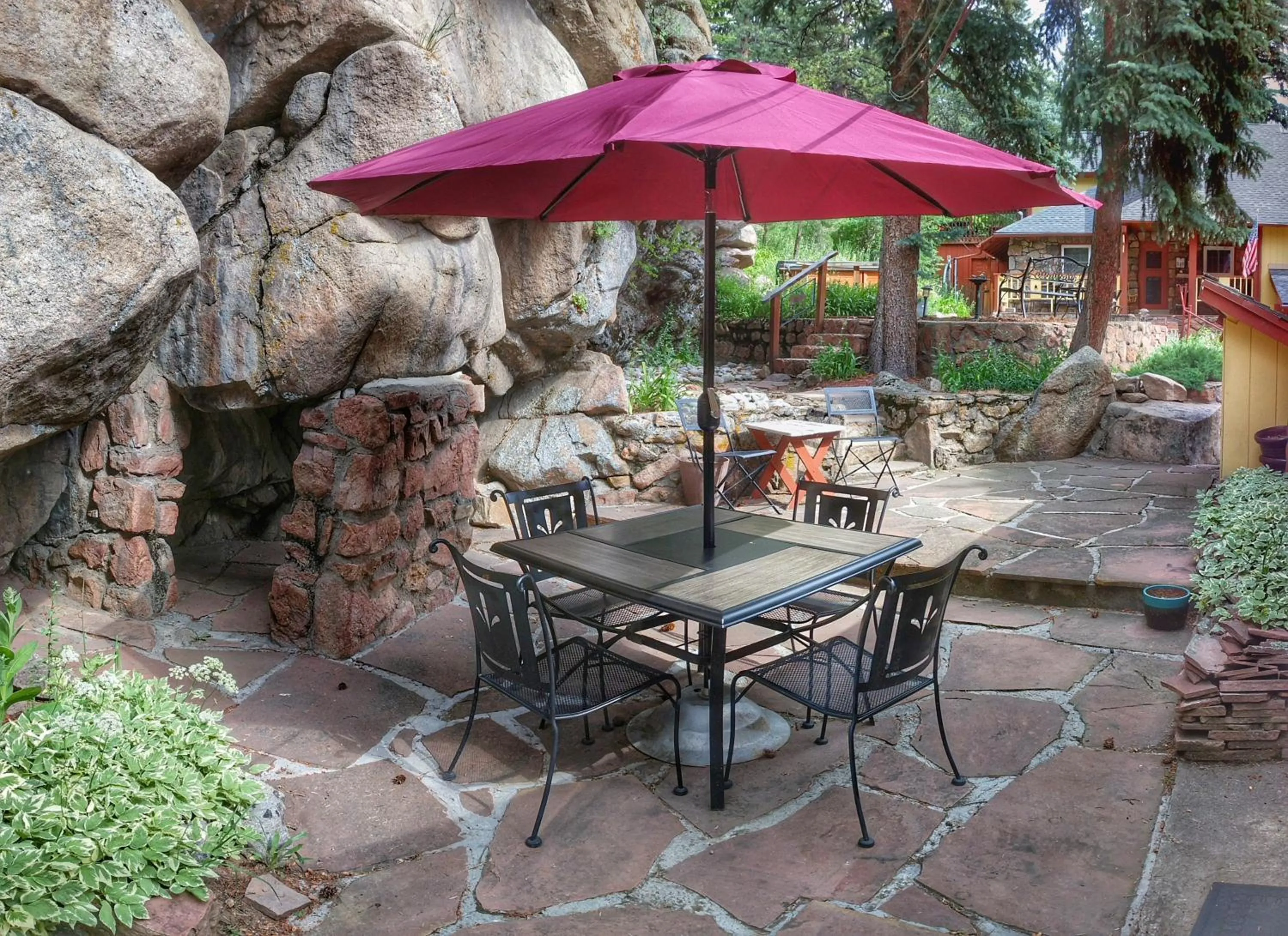 Patio in Alpen Way Chalet Mountain Lodge