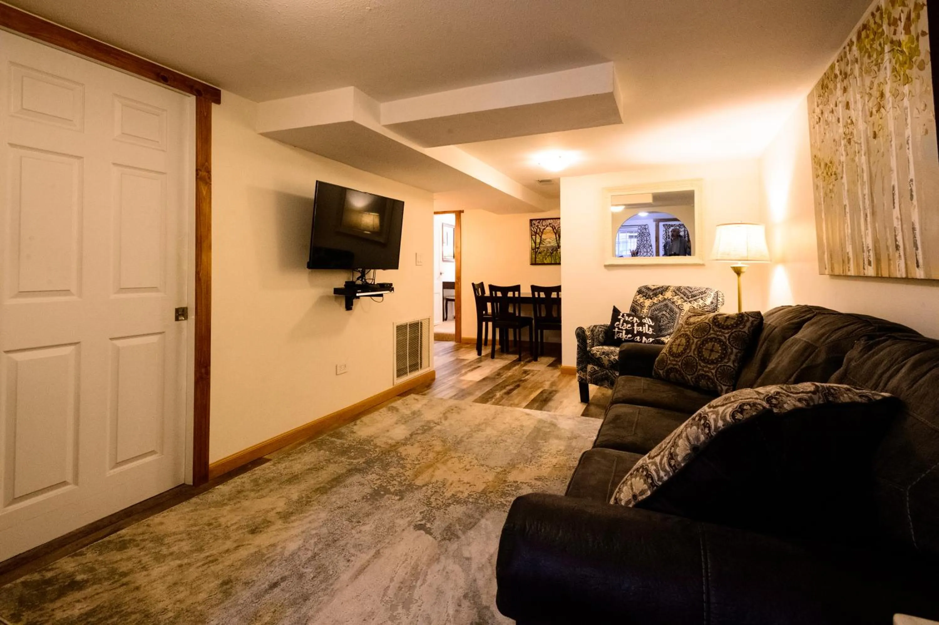 Living room in Alpen Way Chalet Mountain Lodge