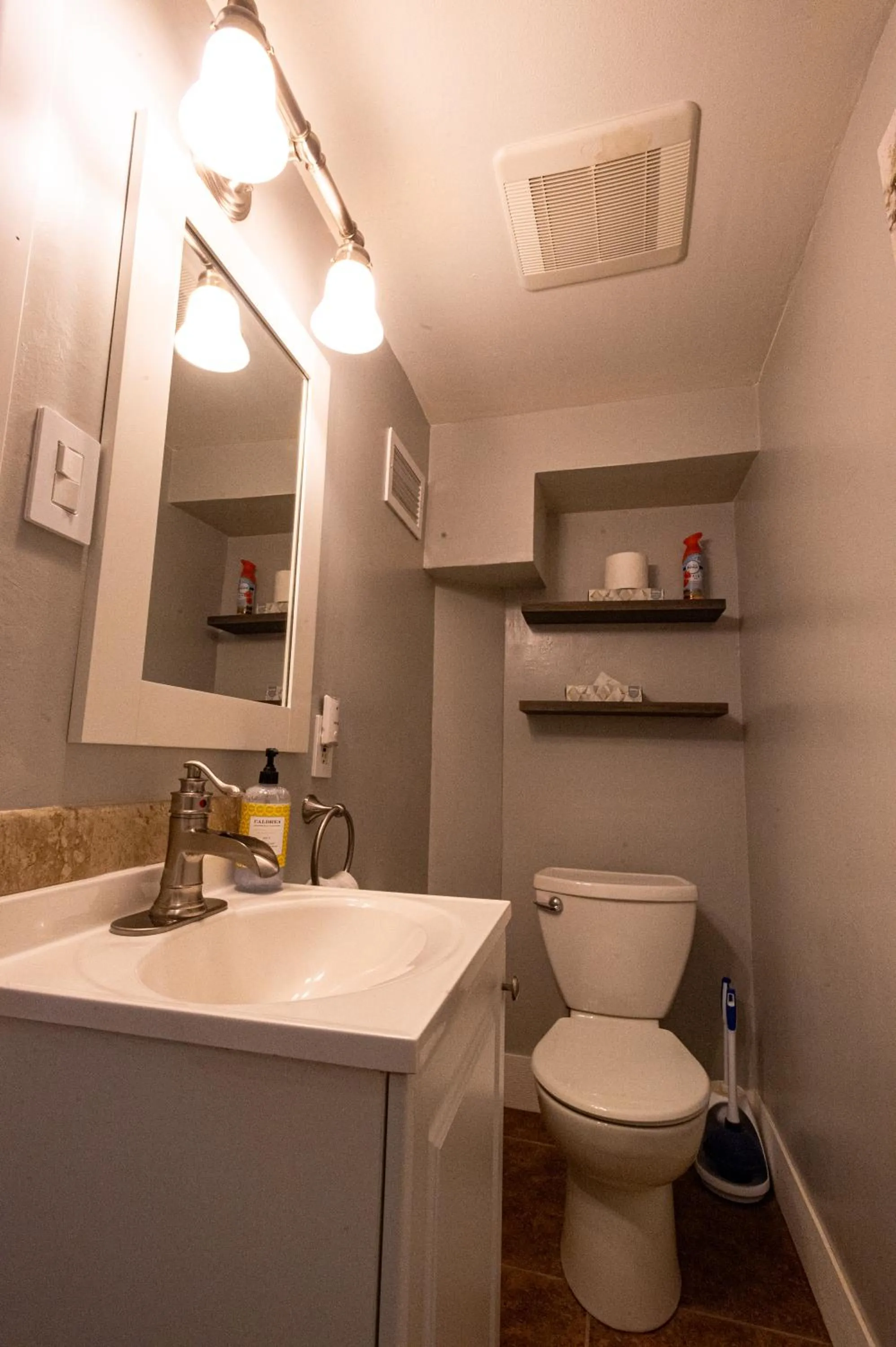 Bathroom in Alpen Way Chalet Mountain Lodge