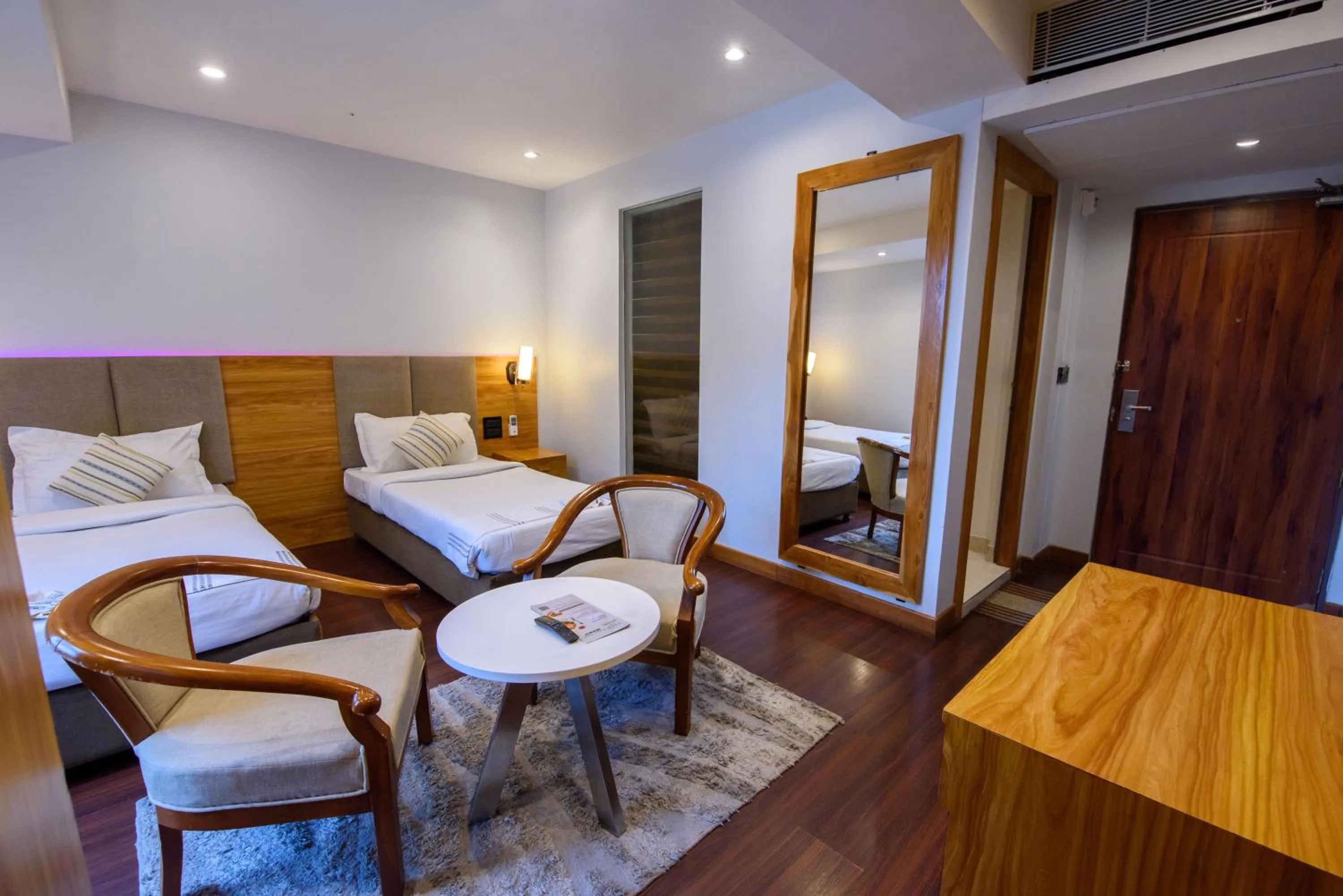 Bedroom, Bed in Emerald Hotel