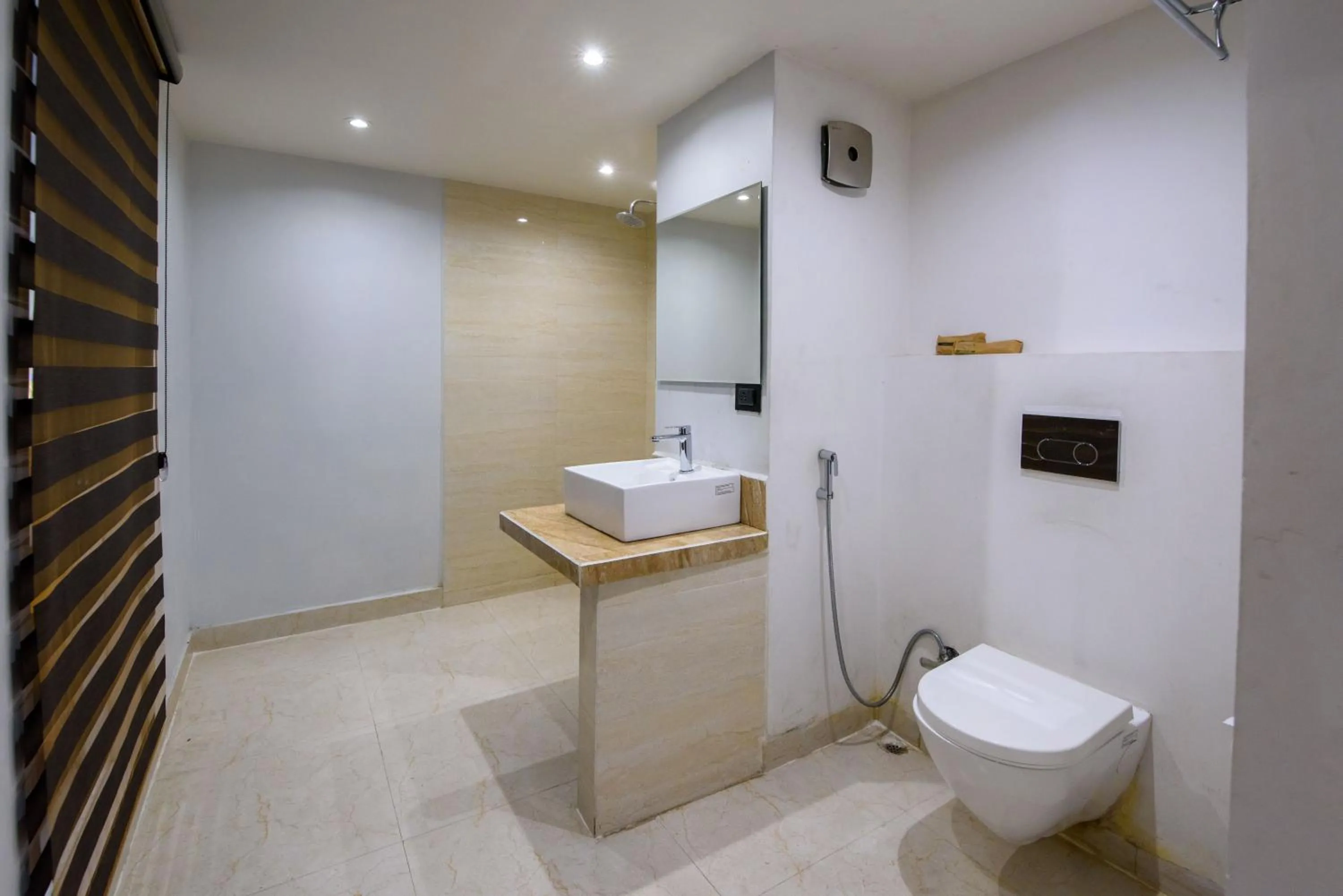 Bathroom in Emerald Hotel