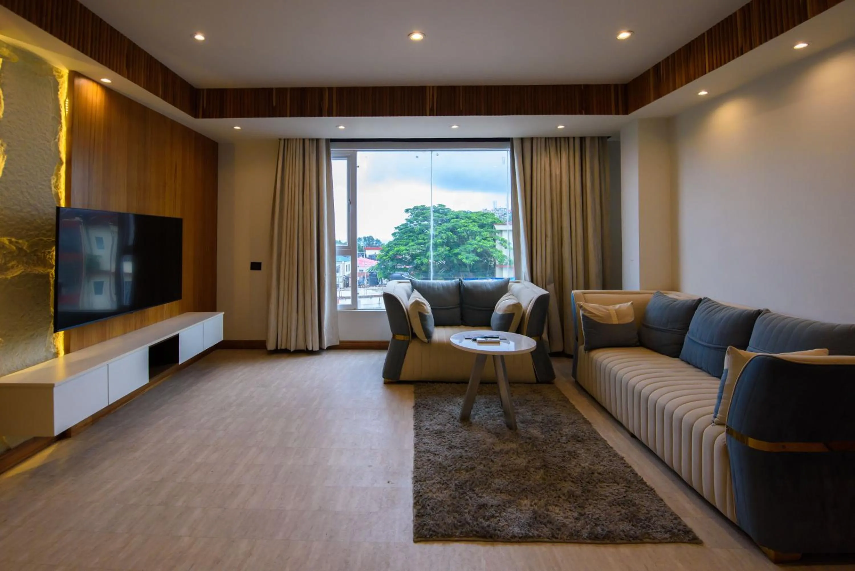 Living room in Emerald Hotel