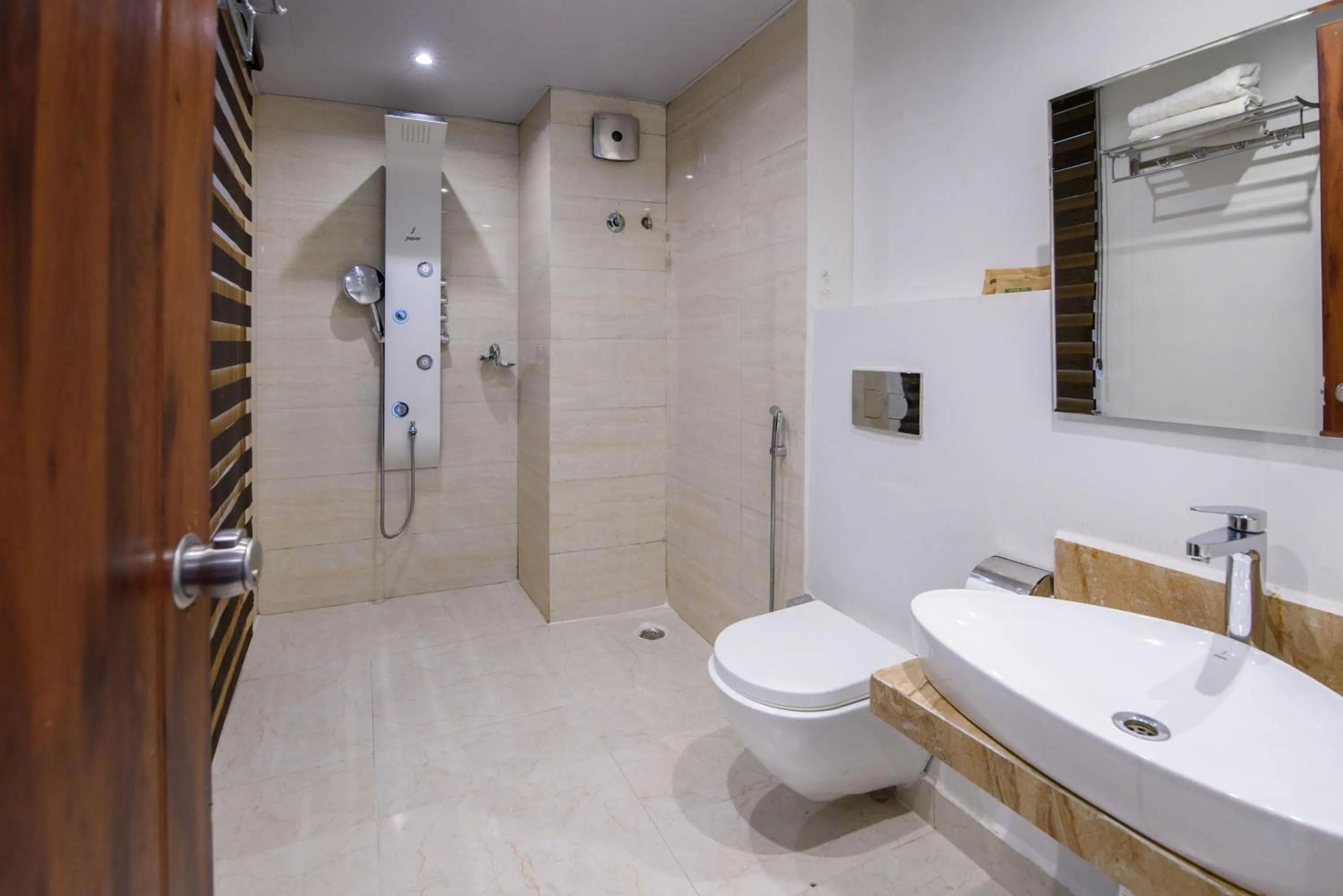 Bathroom in Emerald Hotel