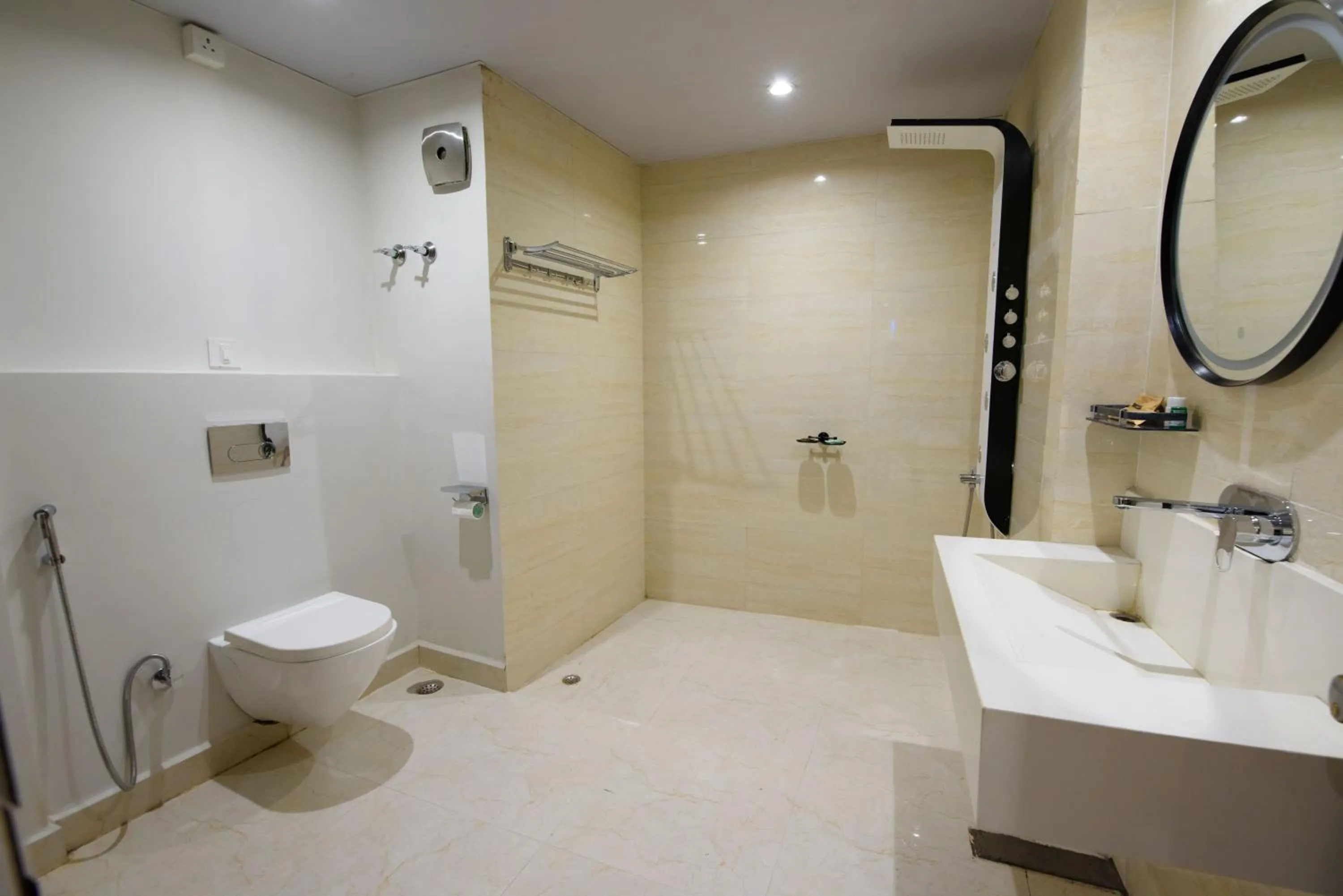 Bathroom in Emerald Hotel