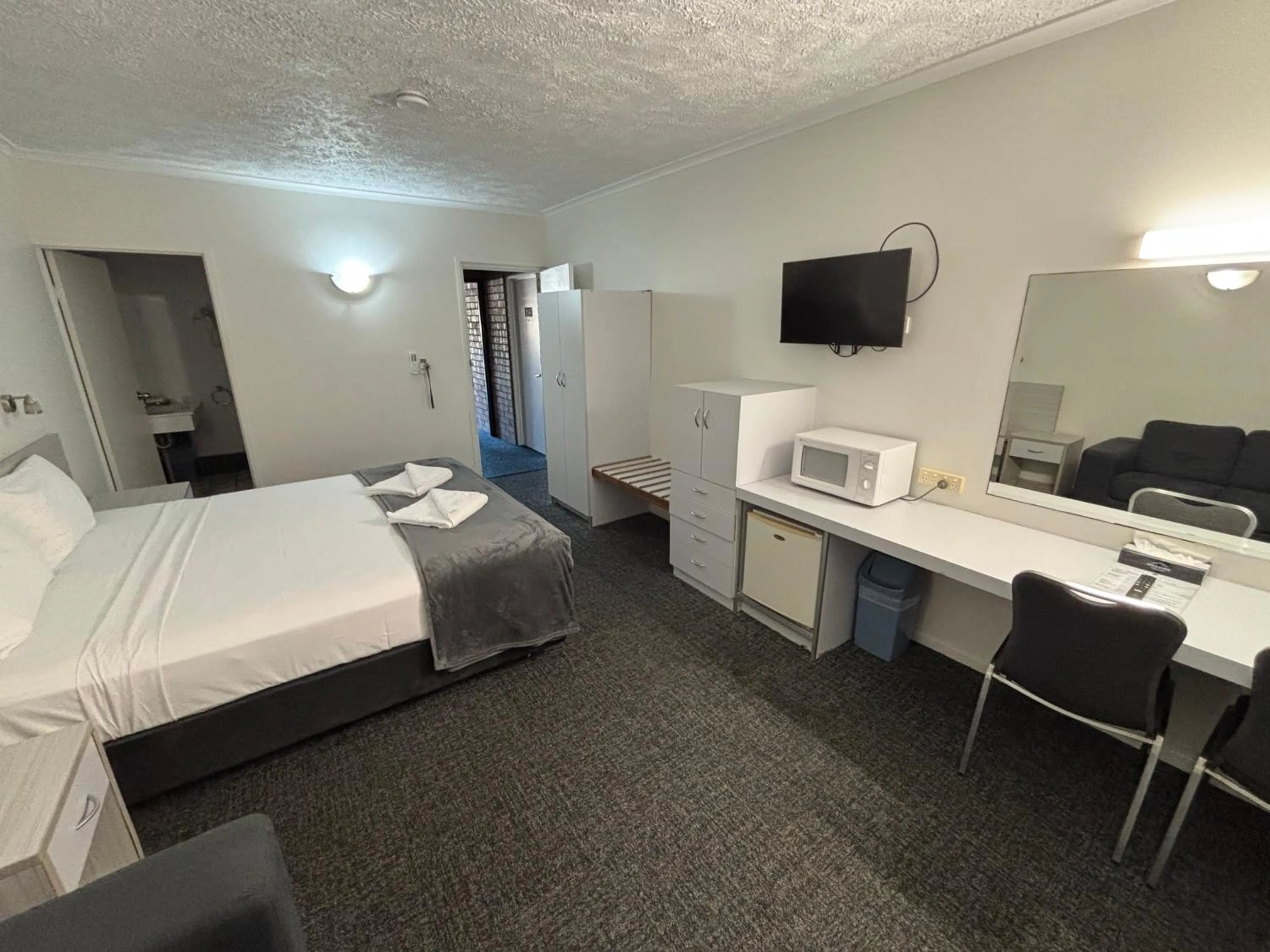 Bed in Shakespeare Motel