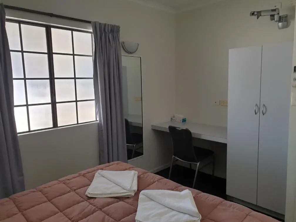 Executive Queen Suite in Shakespeare Motel Executive Queen Suite in Shakespeare Motel