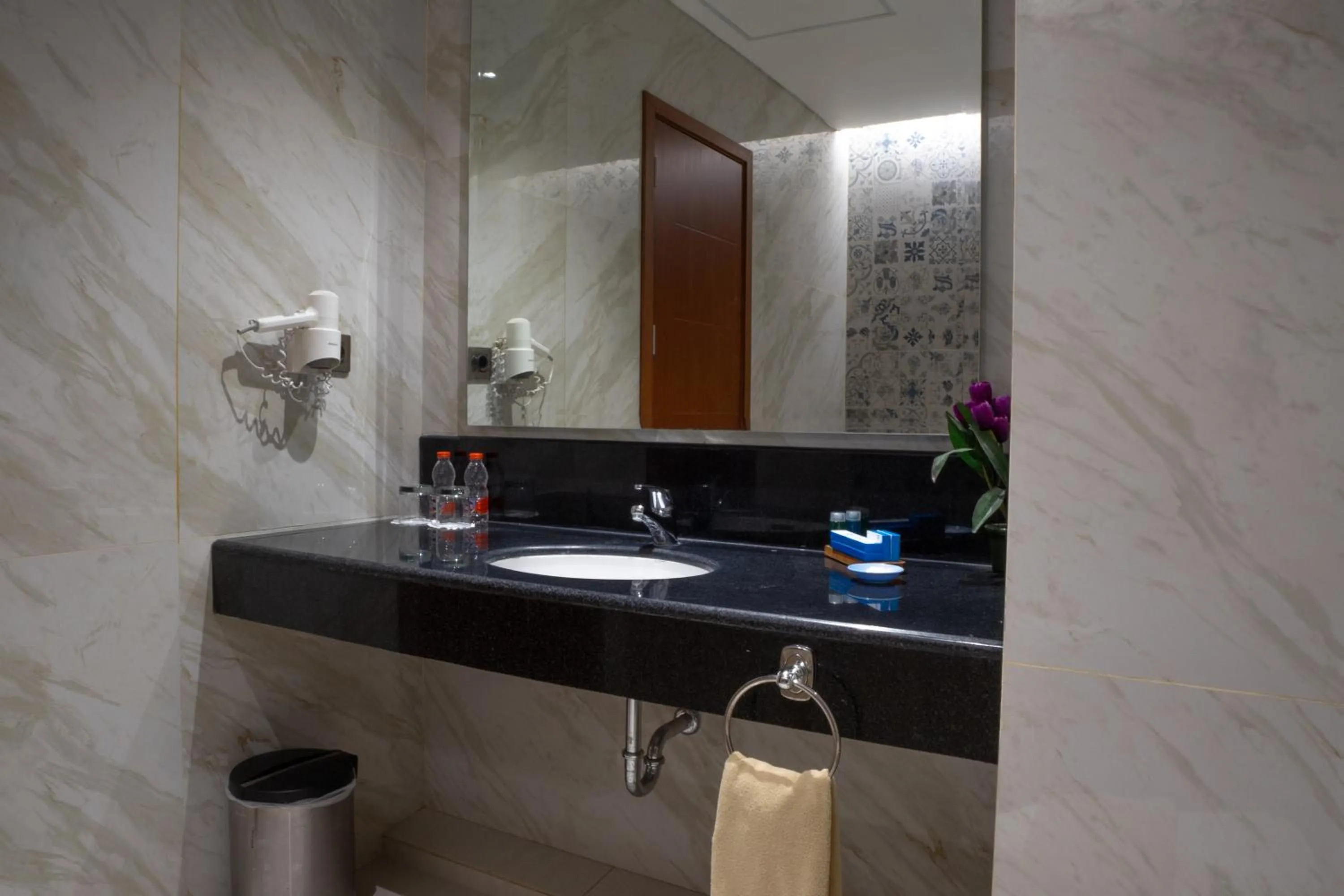 Bathroom in Hotel Brothers Solo