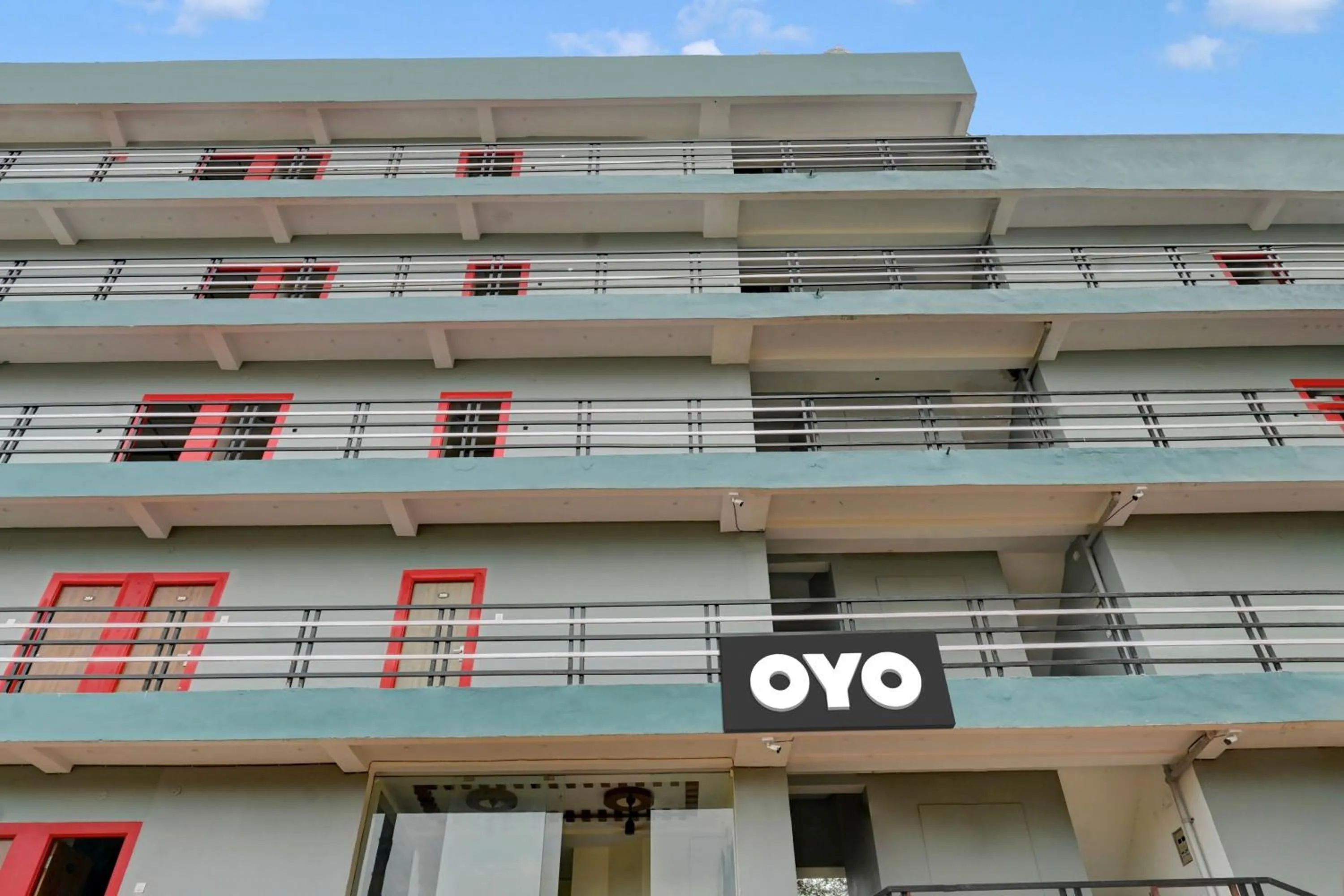 Facade/entrance in Hotel O Titanic