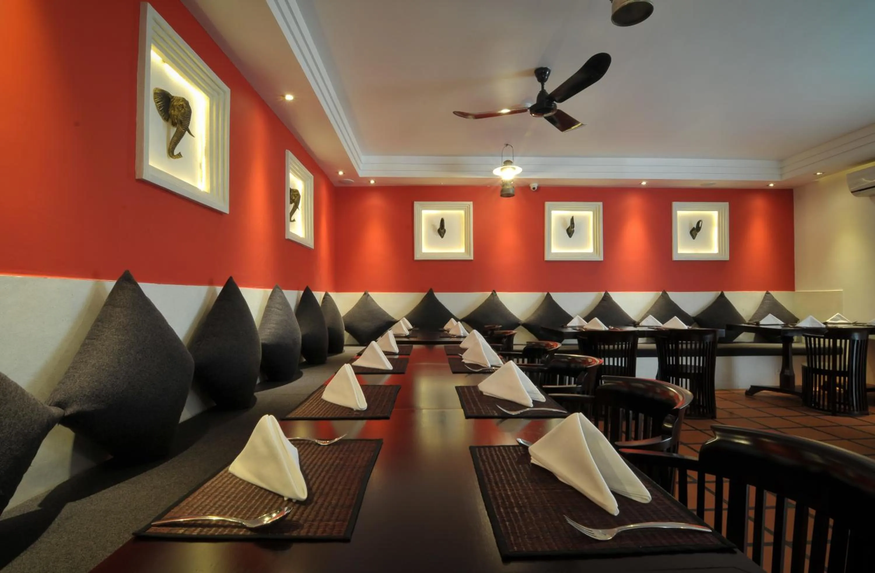 Restaurant/places to eat in La Rose Suites