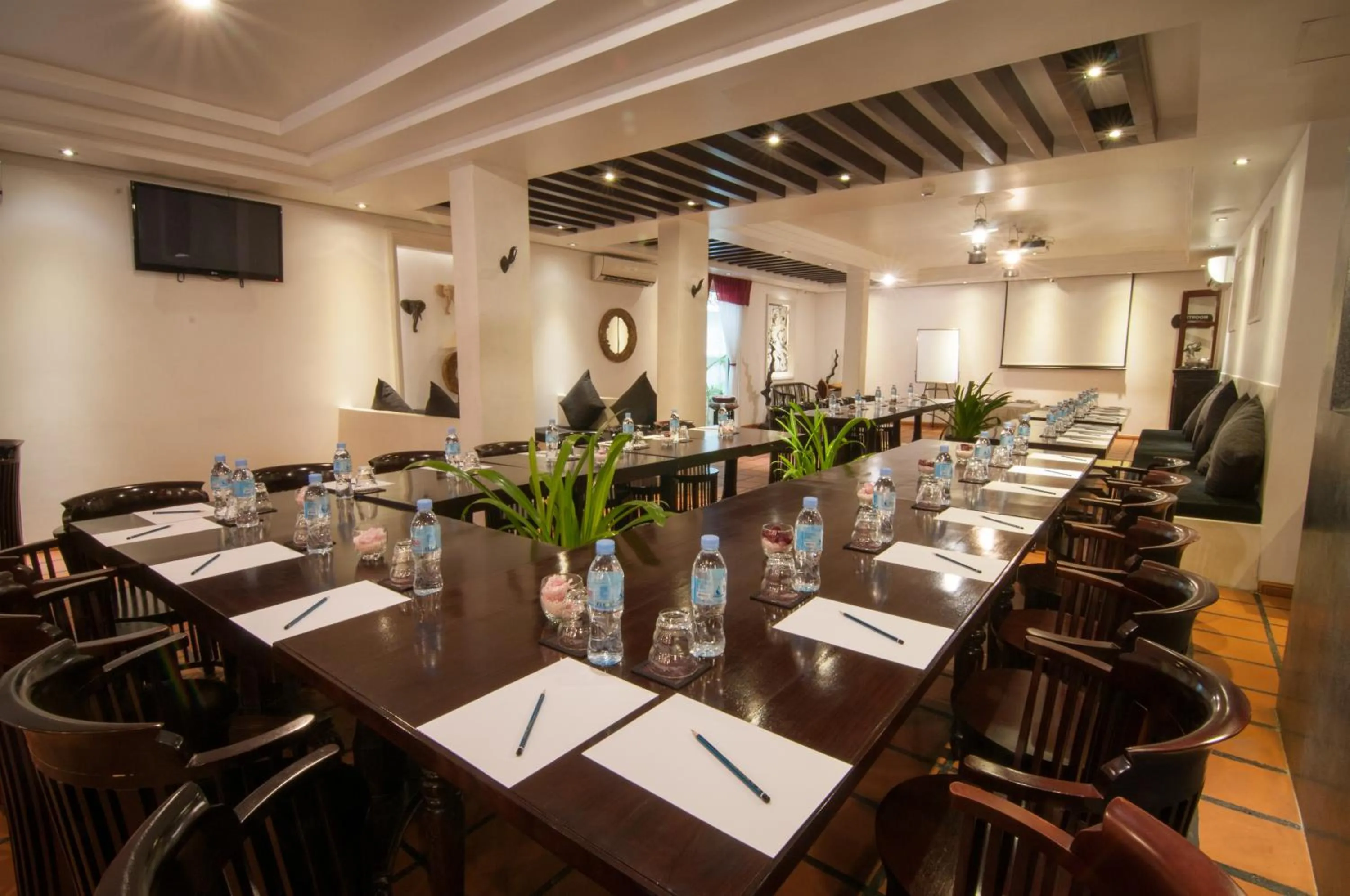 Meeting/conference room in La Rose Suites