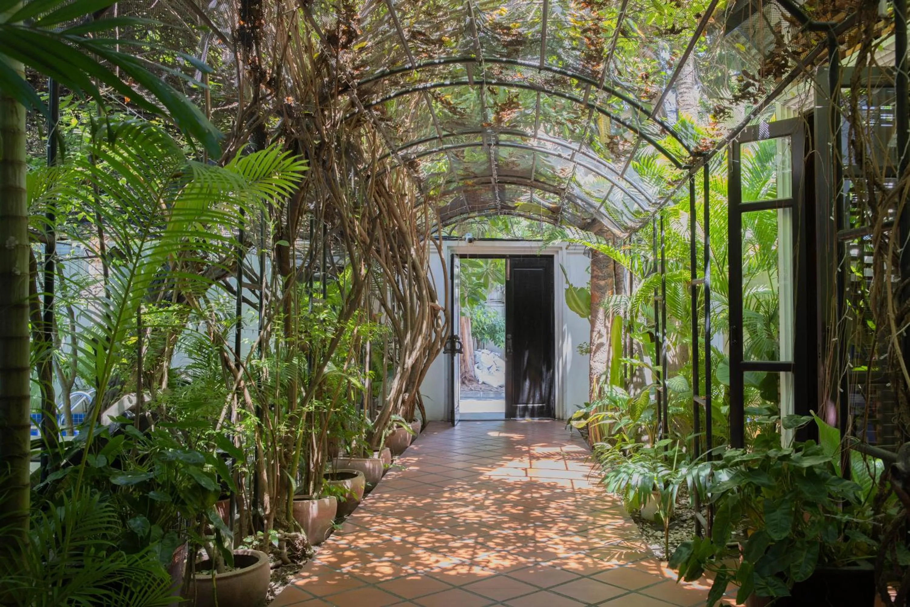 Facade/entrance in La Rose Suites