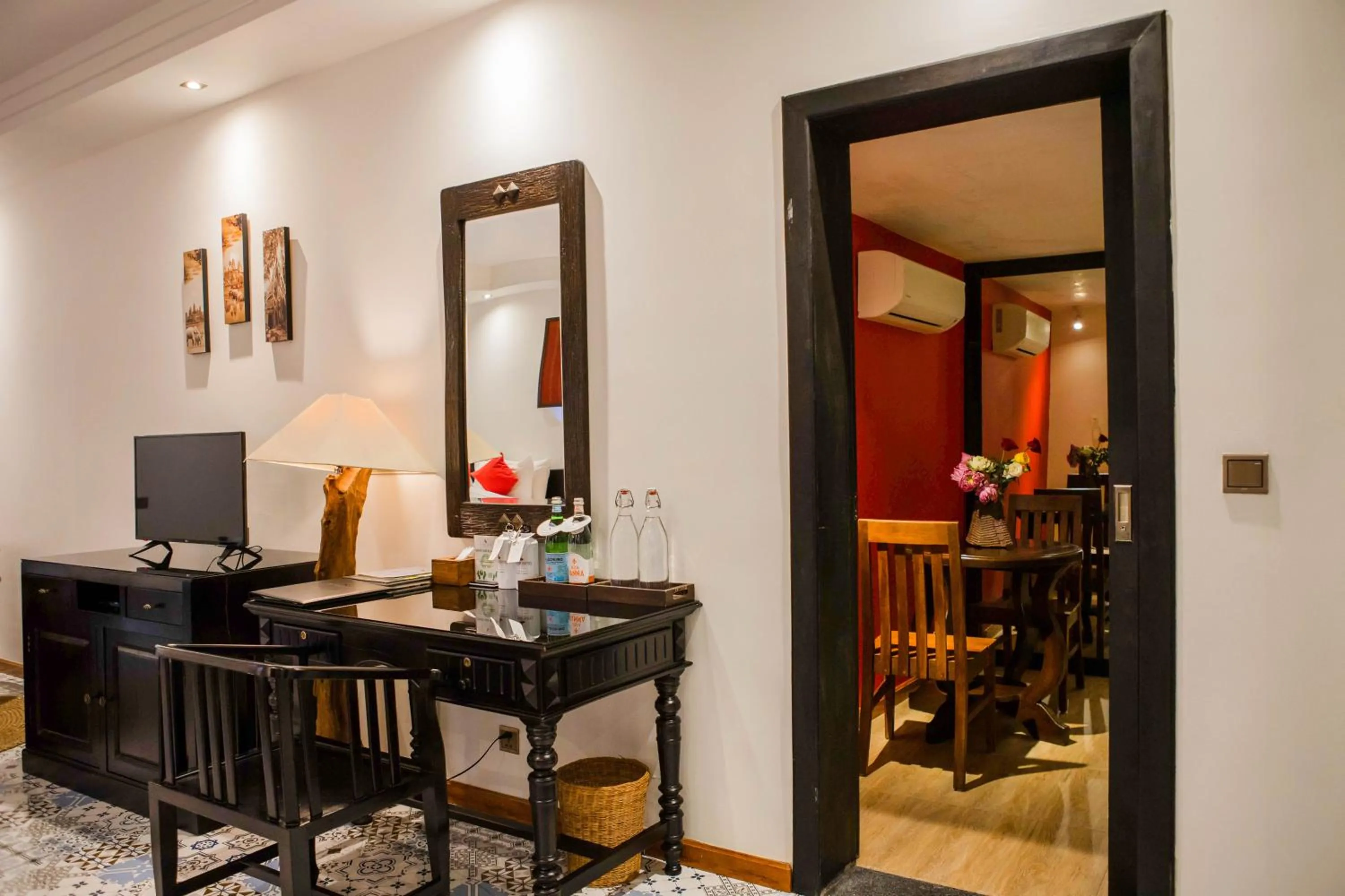 TV and multimedia in La Rose Suites