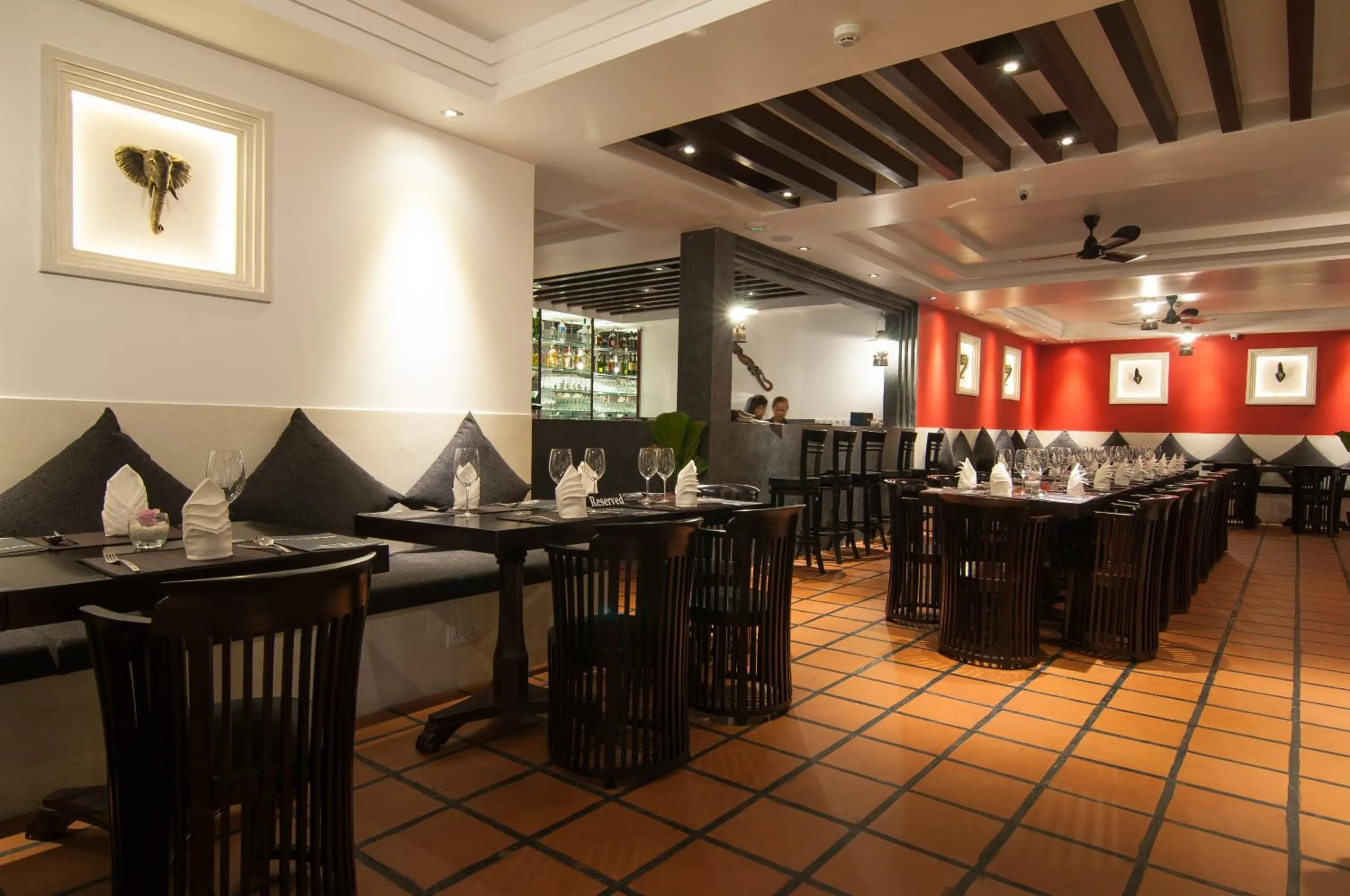 Restaurant/places to eat in La Rose Suites