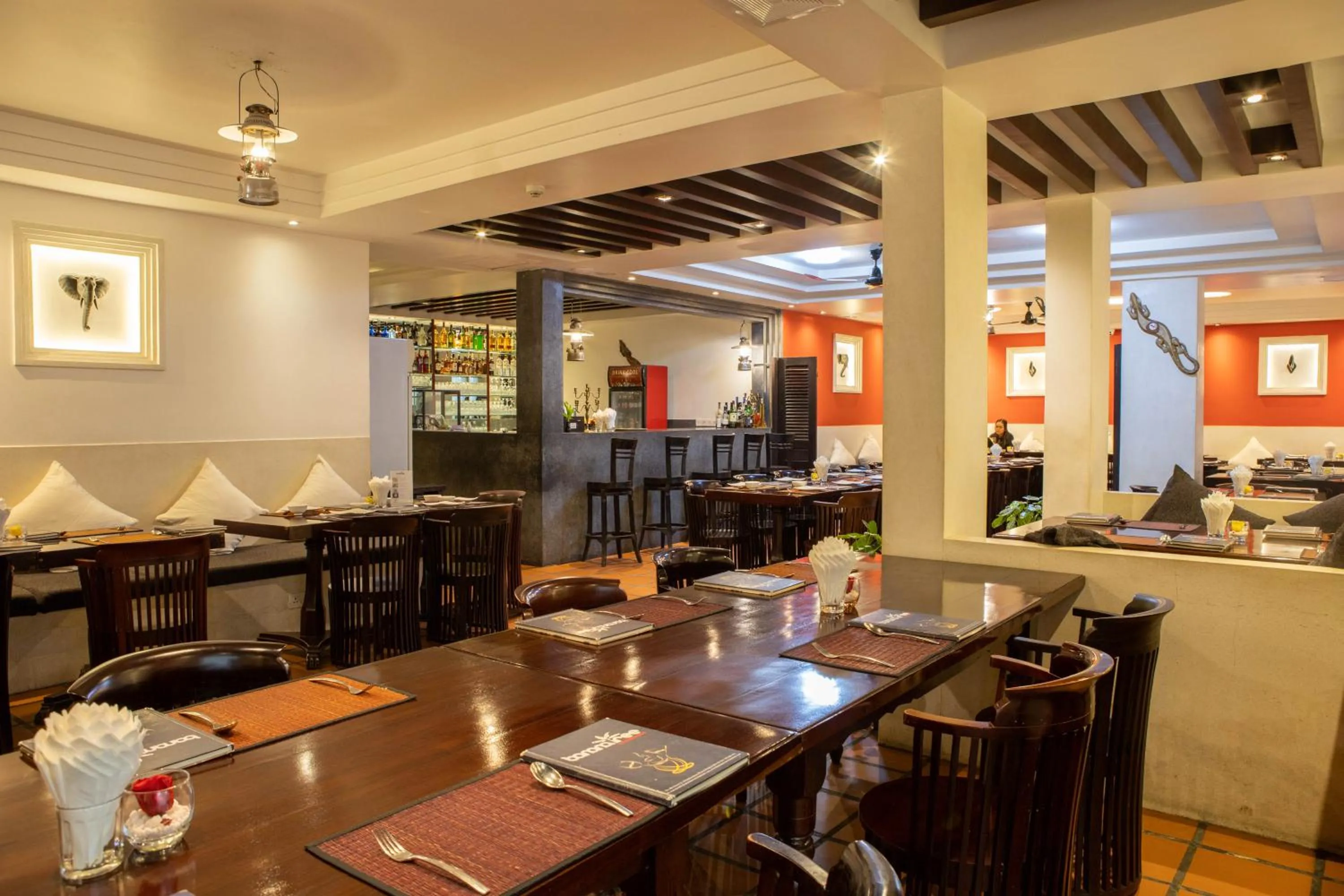 Restaurant/places to eat in La Rose Suites