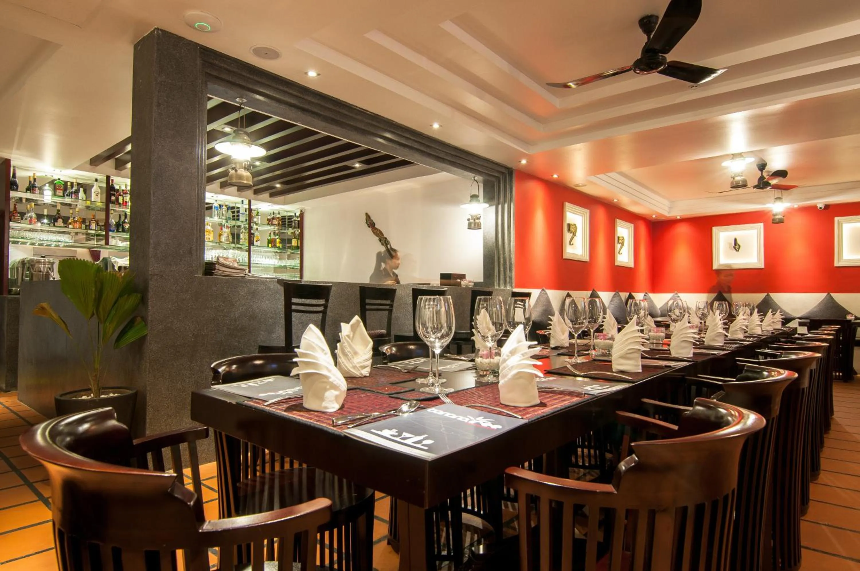 Restaurant/places to eat in La Rose Suites