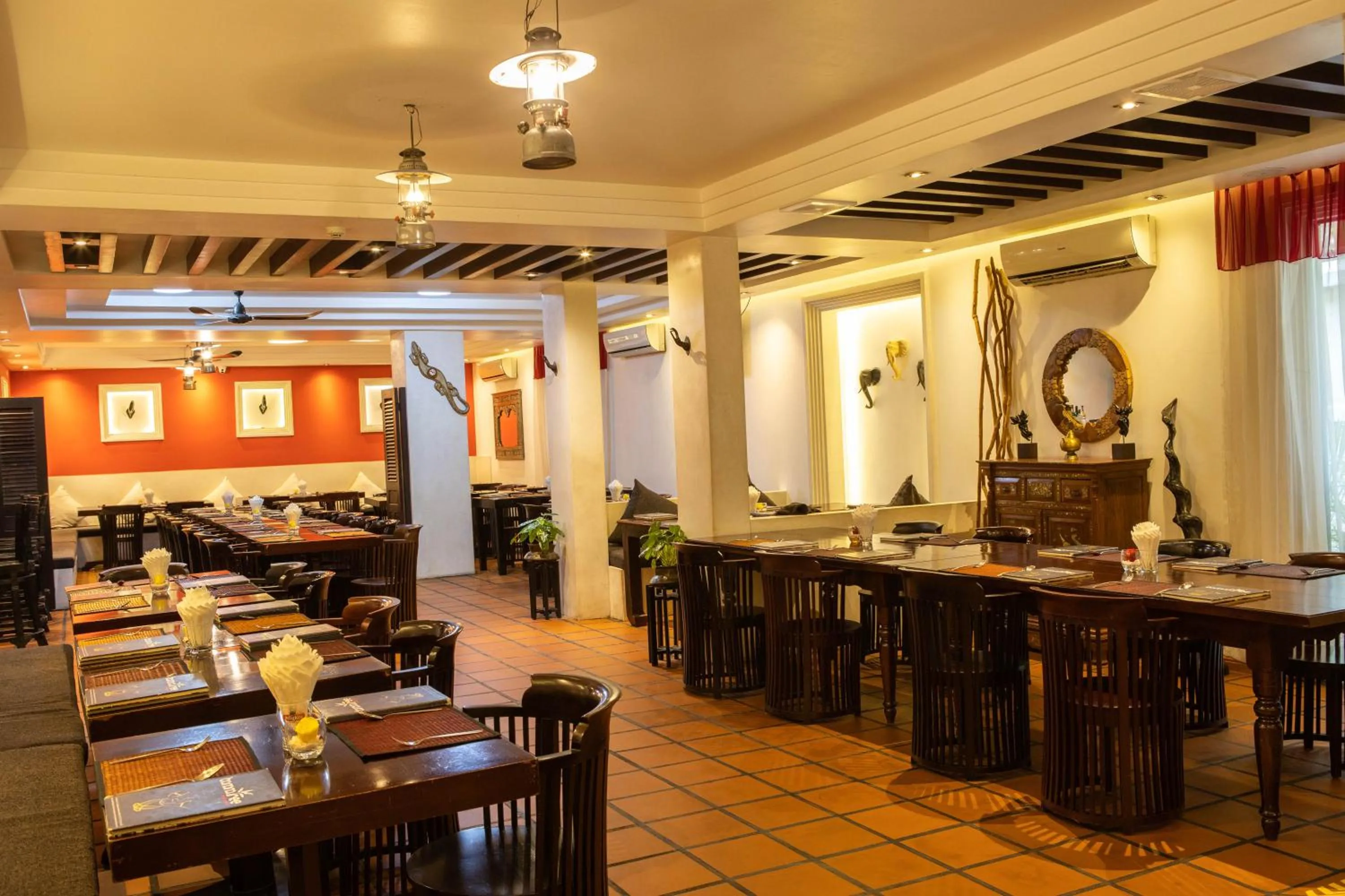 Restaurant/places to eat in La Rose Suites