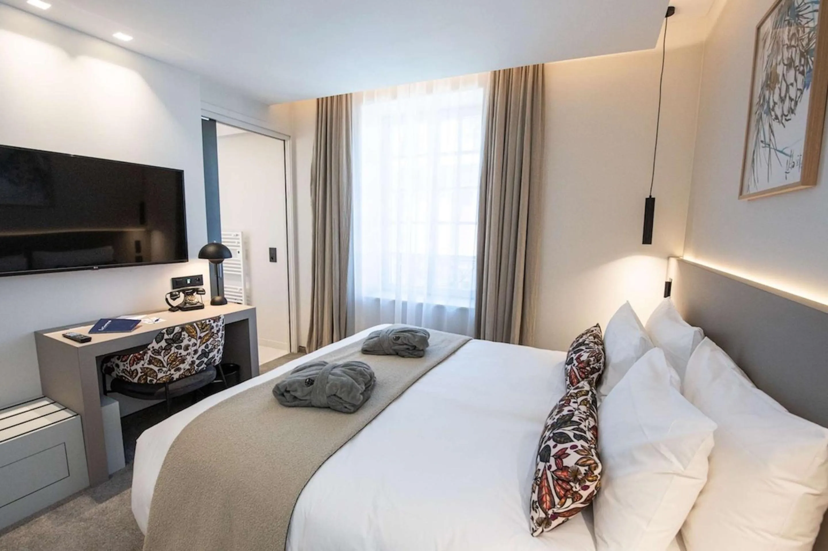 Bedroom, Bed in Best Western Premier Le Chapitre Hotel and Spa