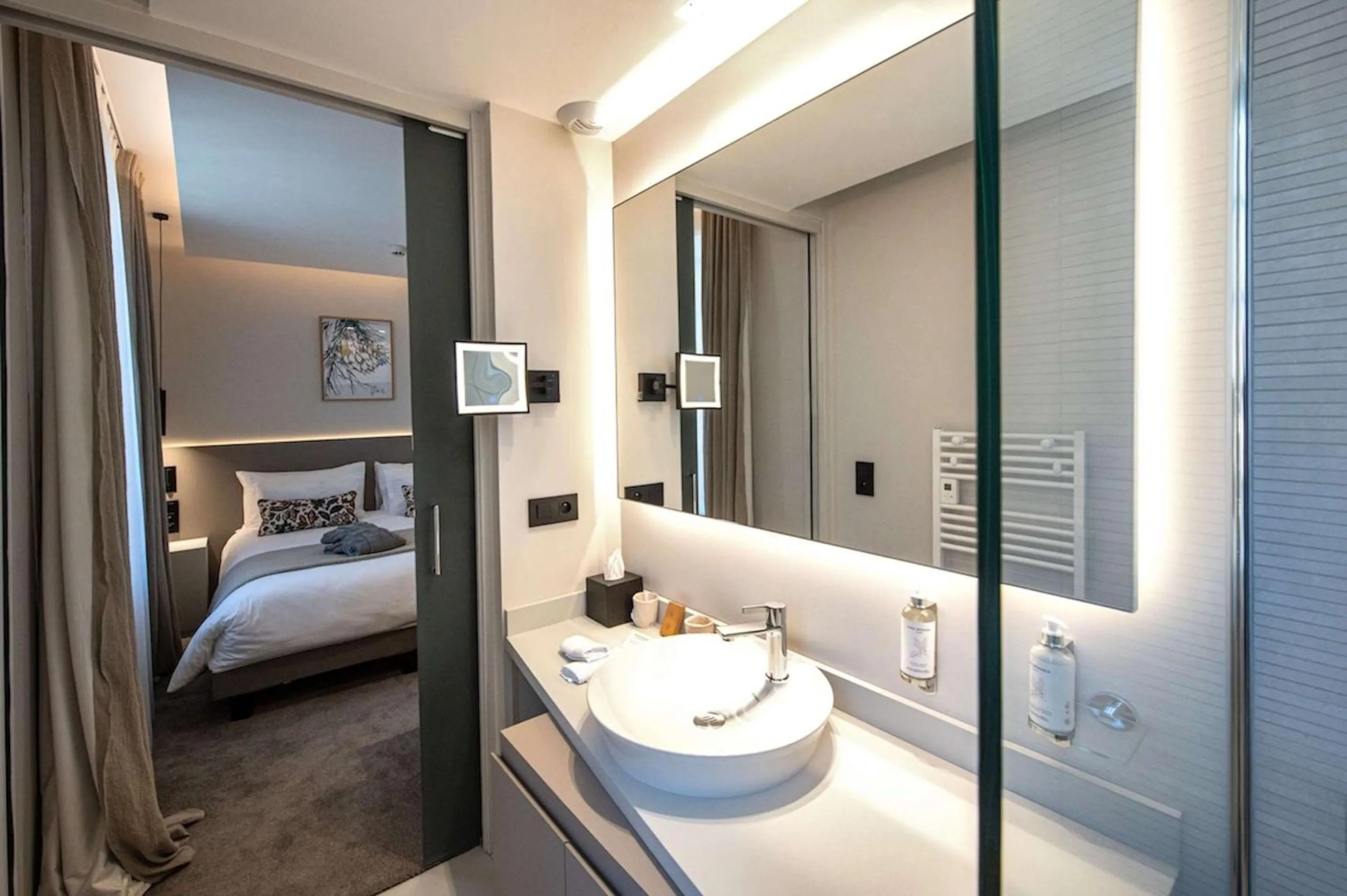 Bathroom, Bed in Best Western Premier Le Chapitre Hotel and Spa
