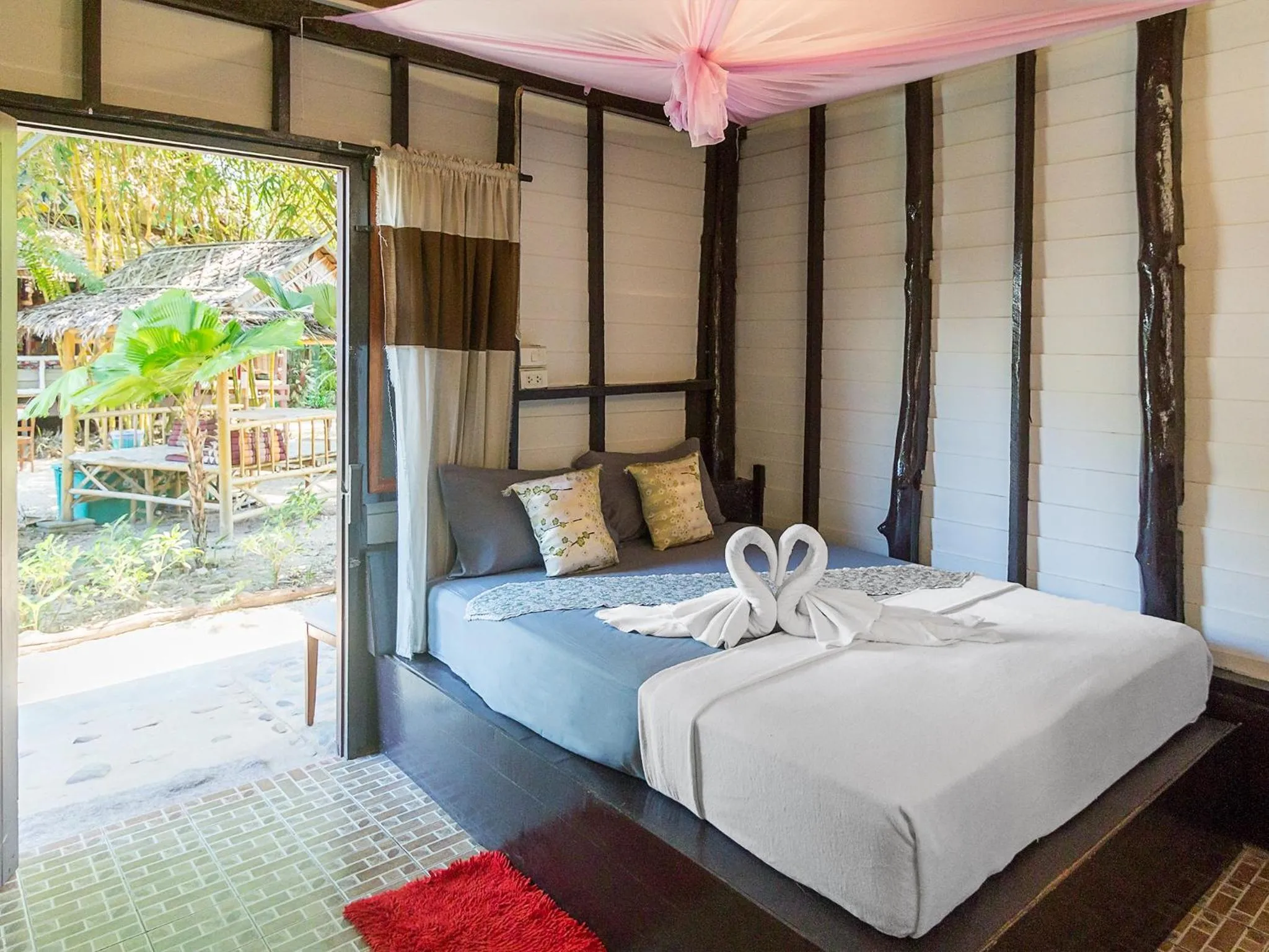 Garden, Bed in Leaf House Bungalows SHA PLUS approved