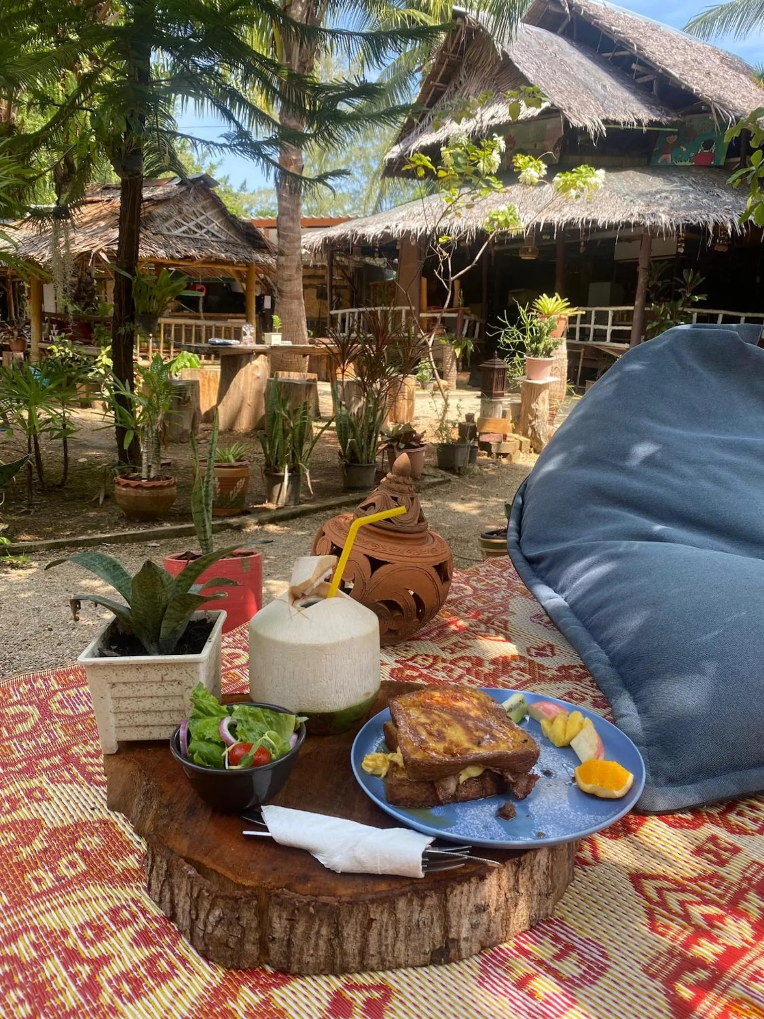 Food and drinks in Leaf House Bungalows SHA PLUS approved