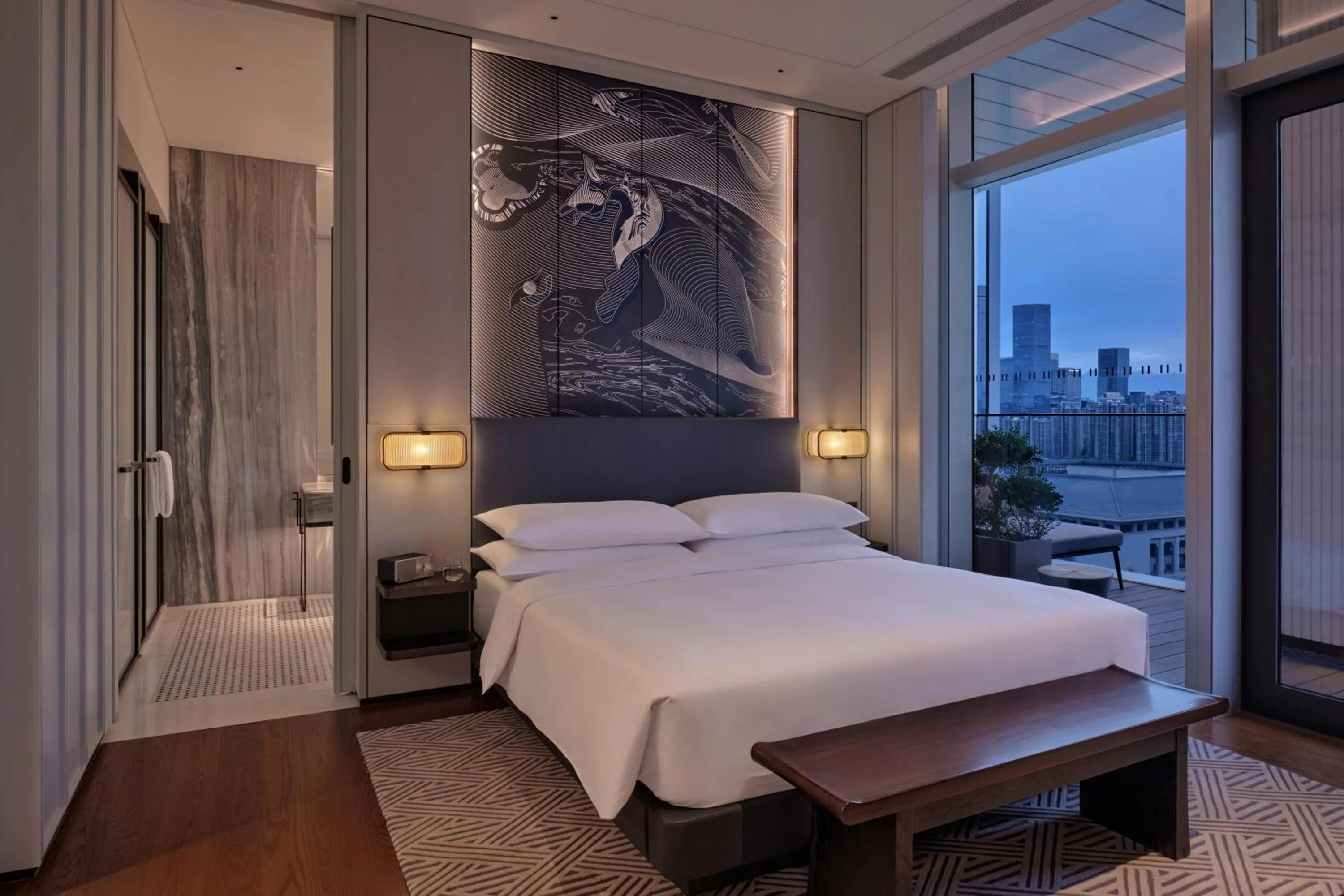 Photo of the whole room, Bed in Hyatt Centric Gaoxin Xi'An
