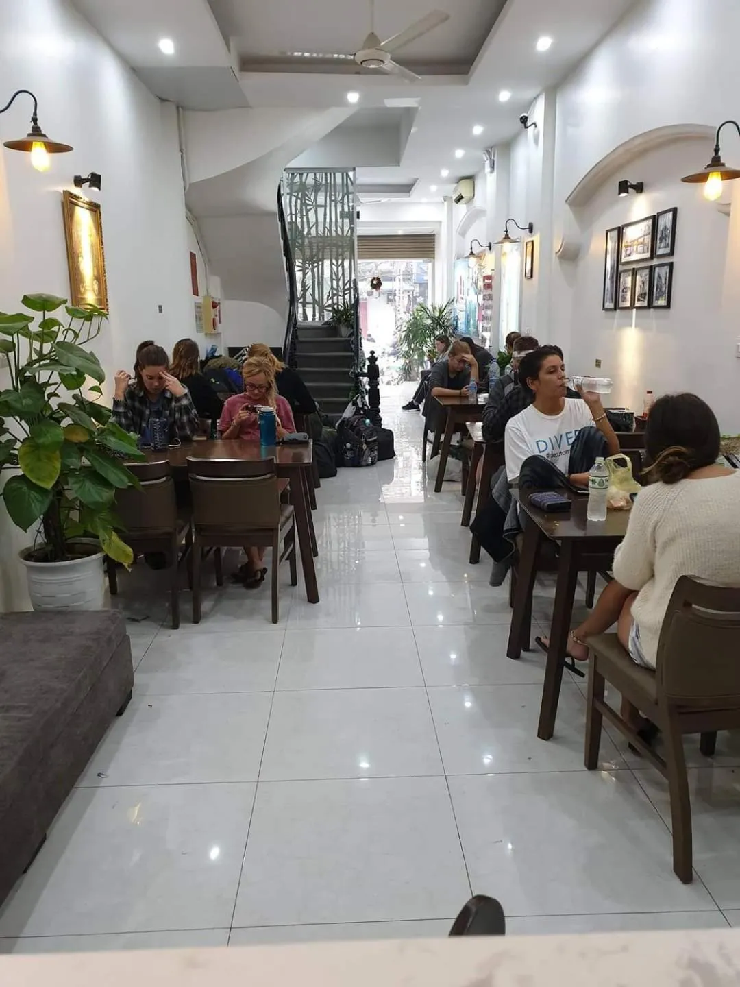 Restaurant/Places to Eat in Hanoi Backpackersuite Hostel