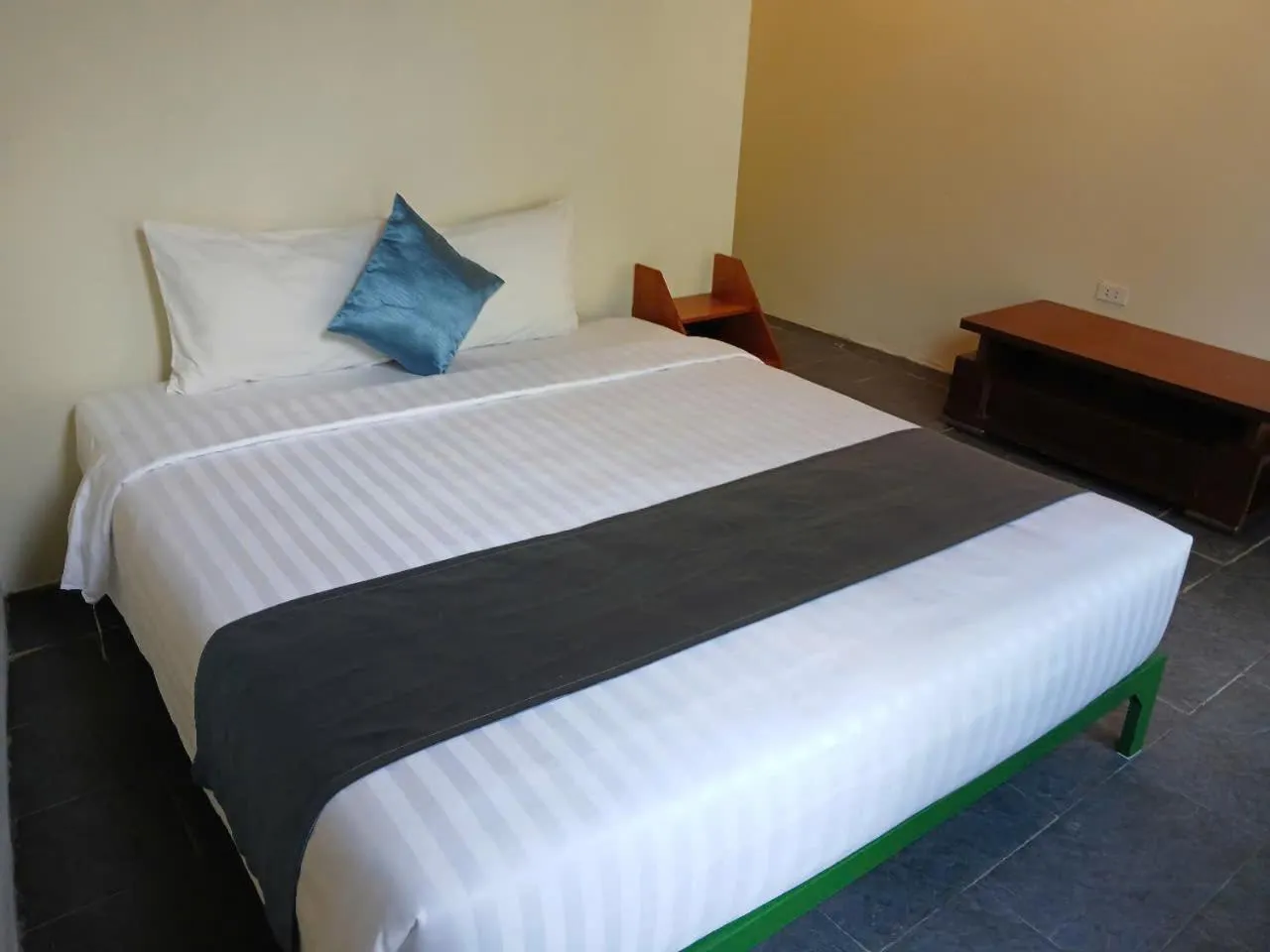 Bedroom, Bed in Catba Papillon Garden Bungalows & Resort