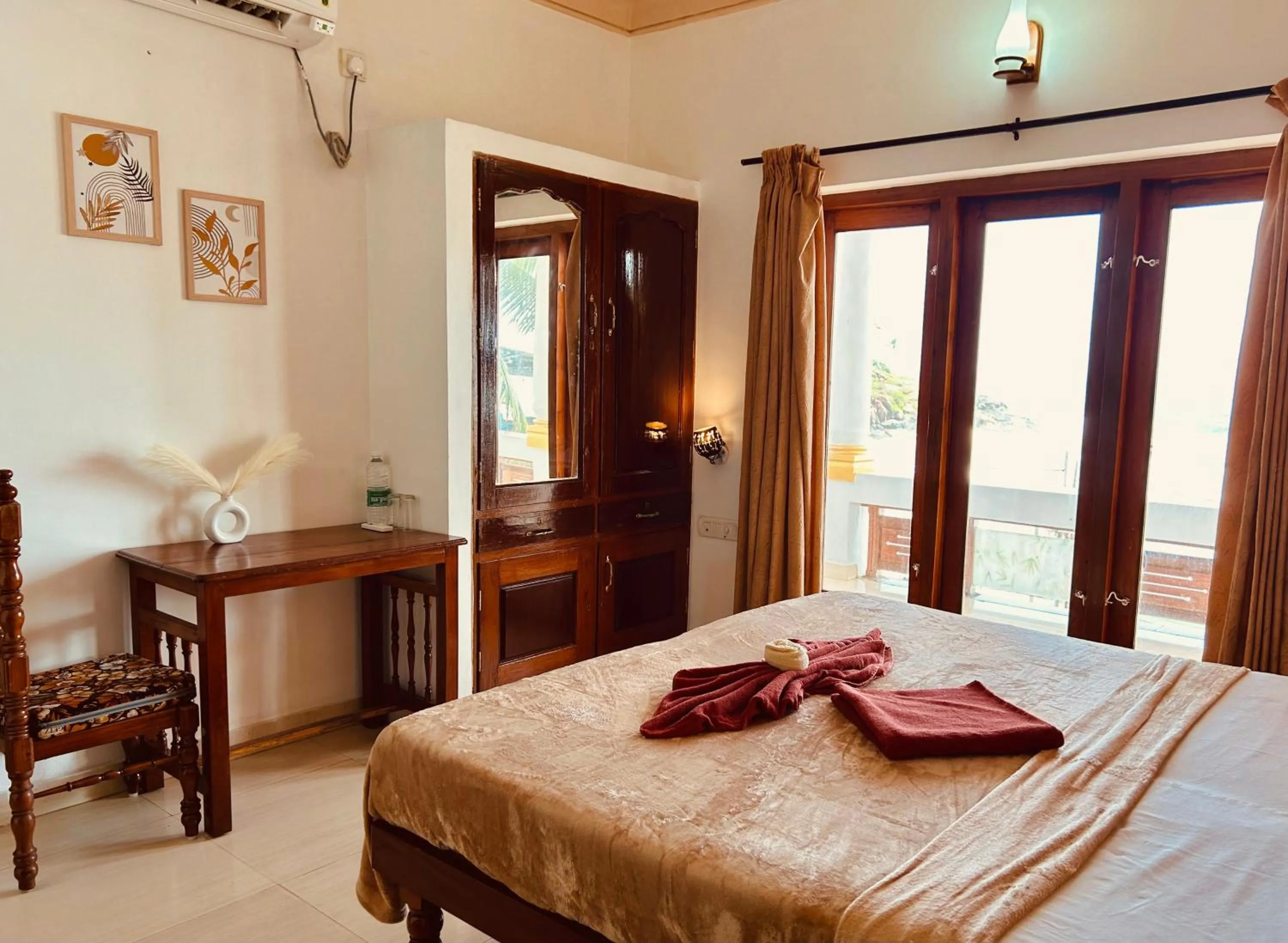 Bed in Hotel Sea View Palace - the beach hotel