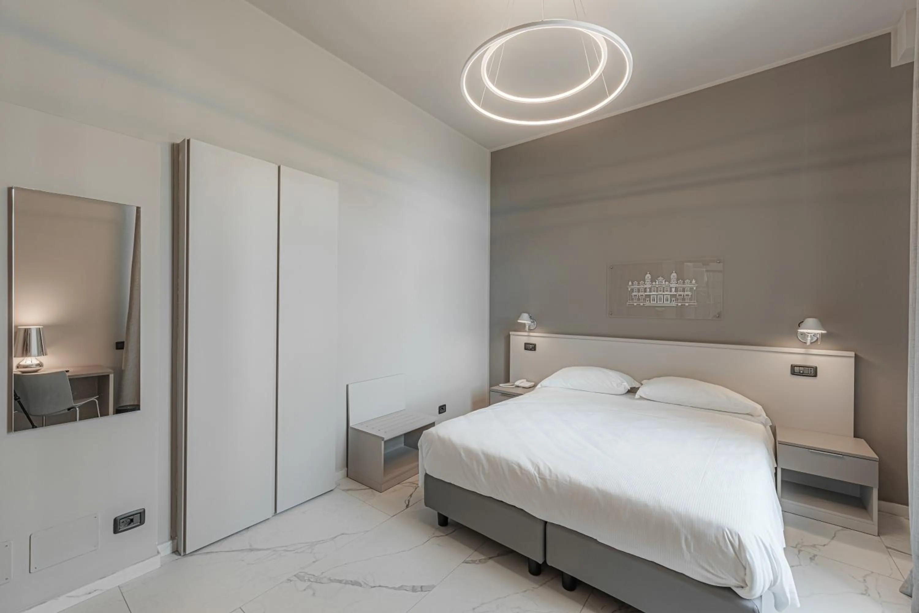 wardrobe, Bed in Hotel Villa Levi