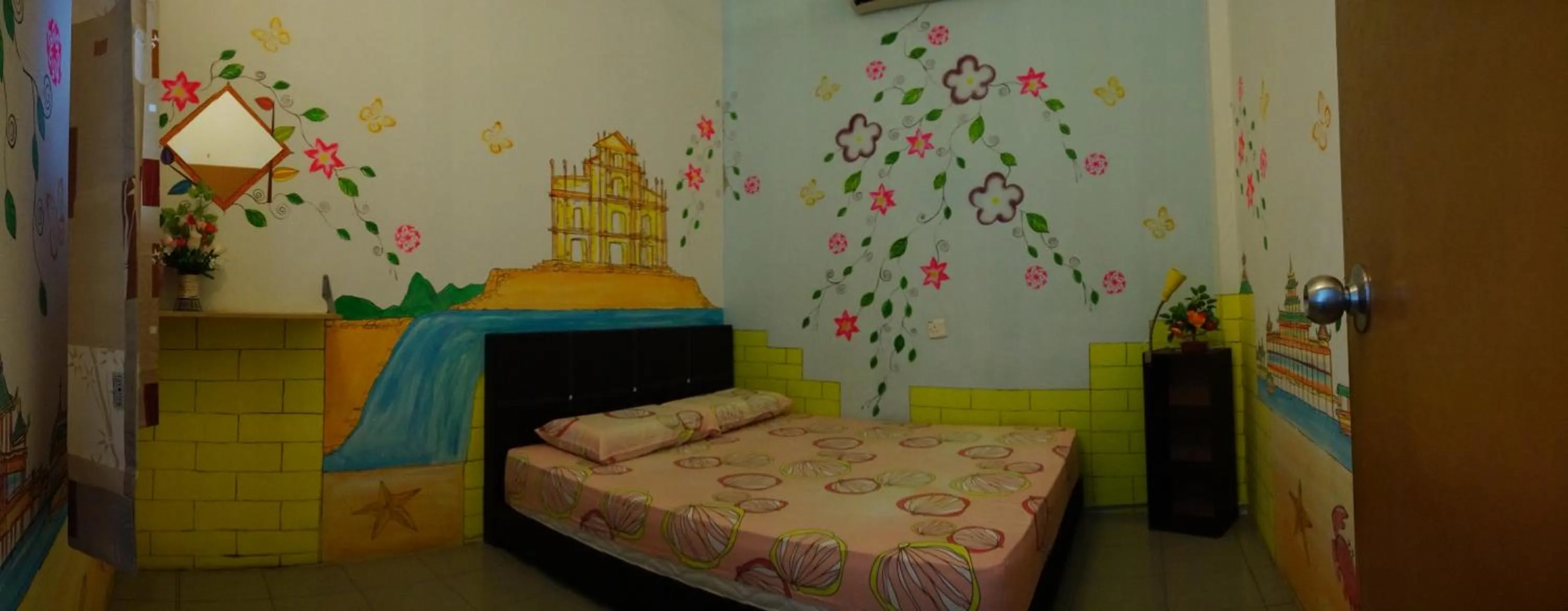 Bedroom, Bed in Old Town Guest House