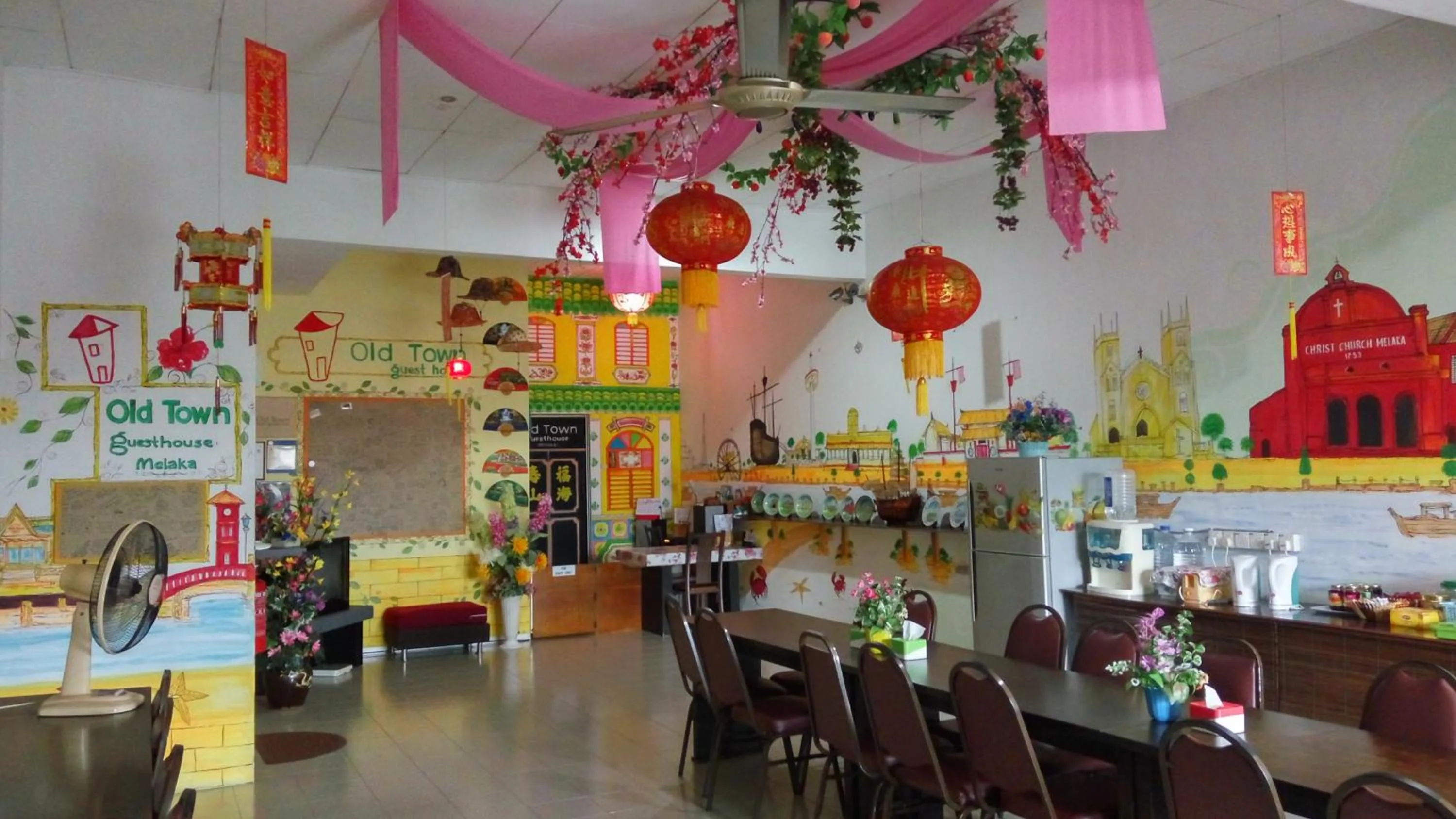 Communal lounge/ TV room in Old Town Guest House