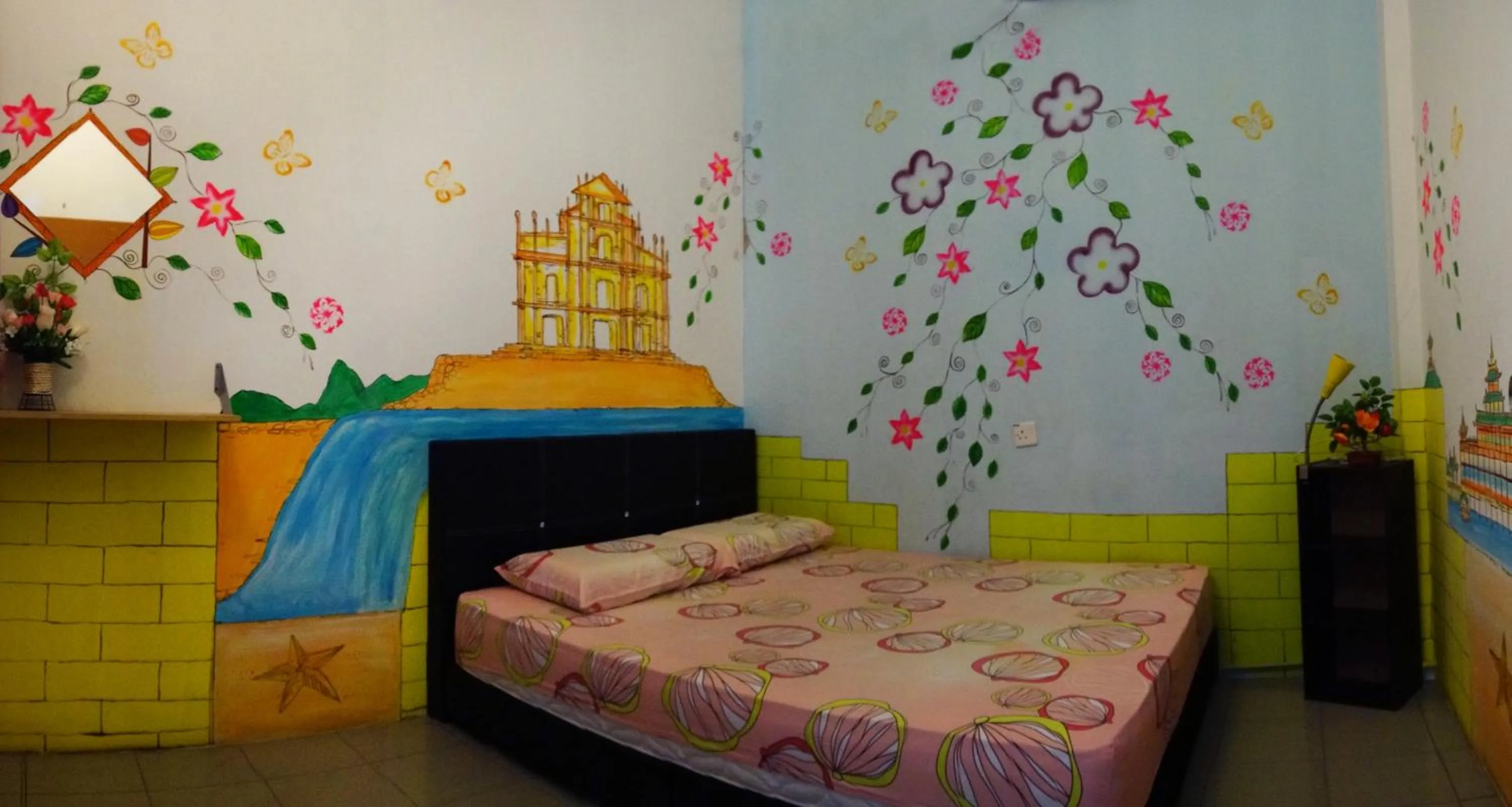 Bedroom, Bed in Old Town Guest House