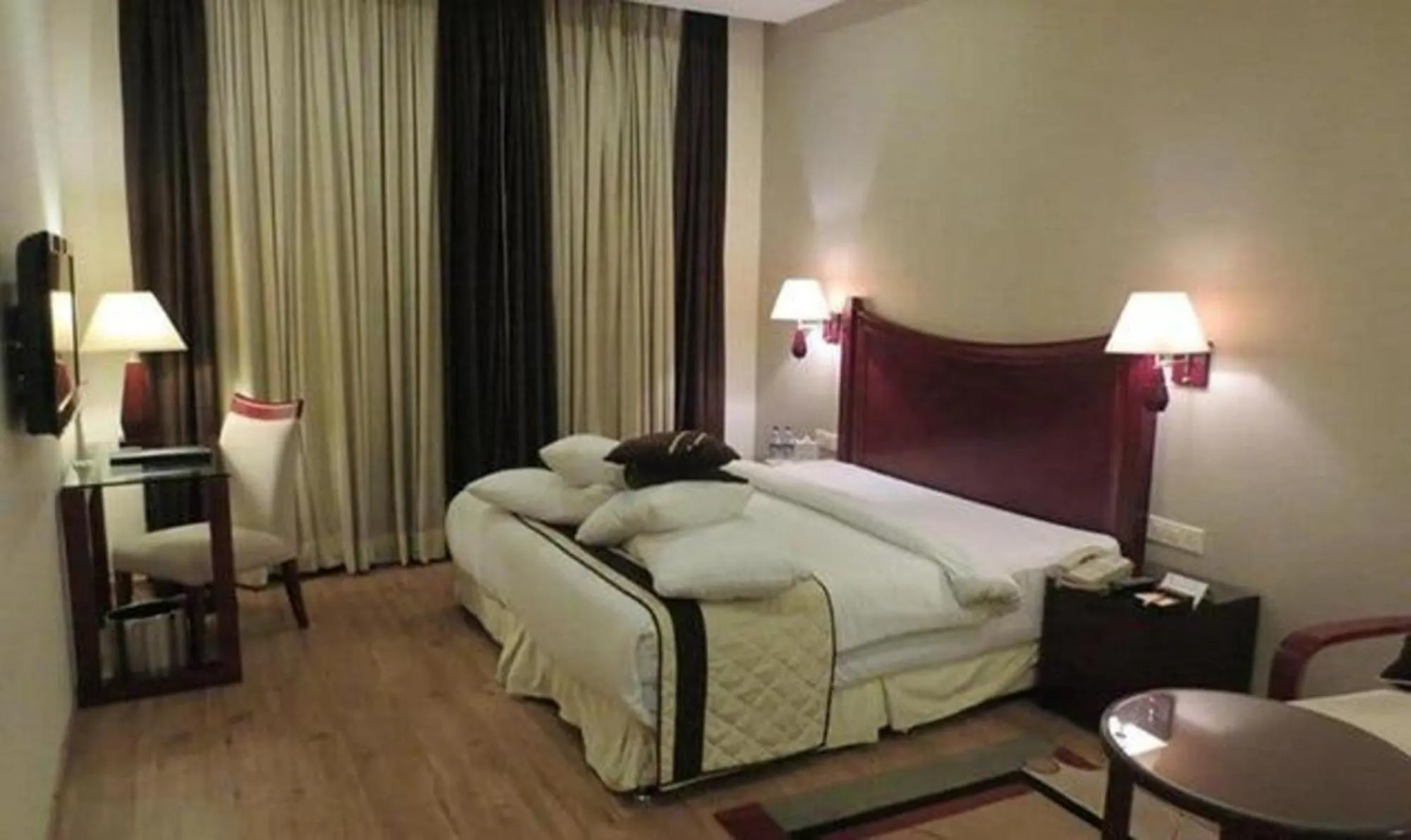 Bed in Super Townhouse OAK Hotel B City Mark