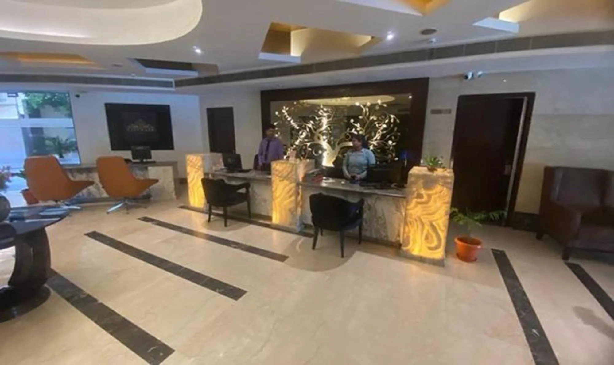 Lobby or reception in Super Townhouse OAK Hotel B City Mark