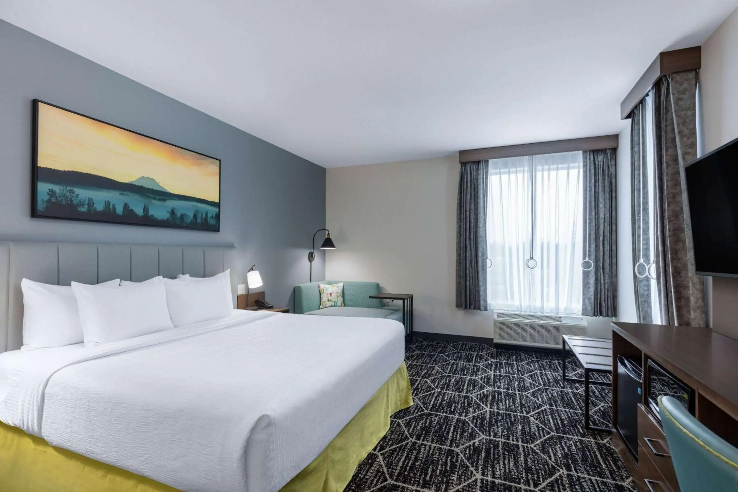 King Room with Tub and Grab Bars - Mobility Accessible/Non-Smoking in La Quinta Inn & Suites by Wyndham Centralia King Room with Tub and Grab Bars - Mobility Accessible/Non-Smoking in La Quinta Inn & Suites by Wyndham Centralia