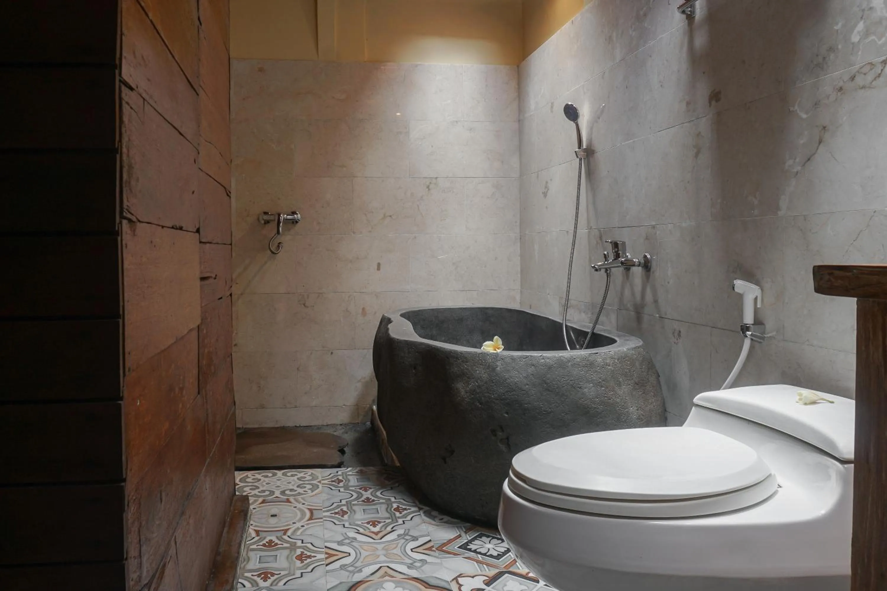 Toilet in Uma Linggah Resort by Puri Signatures