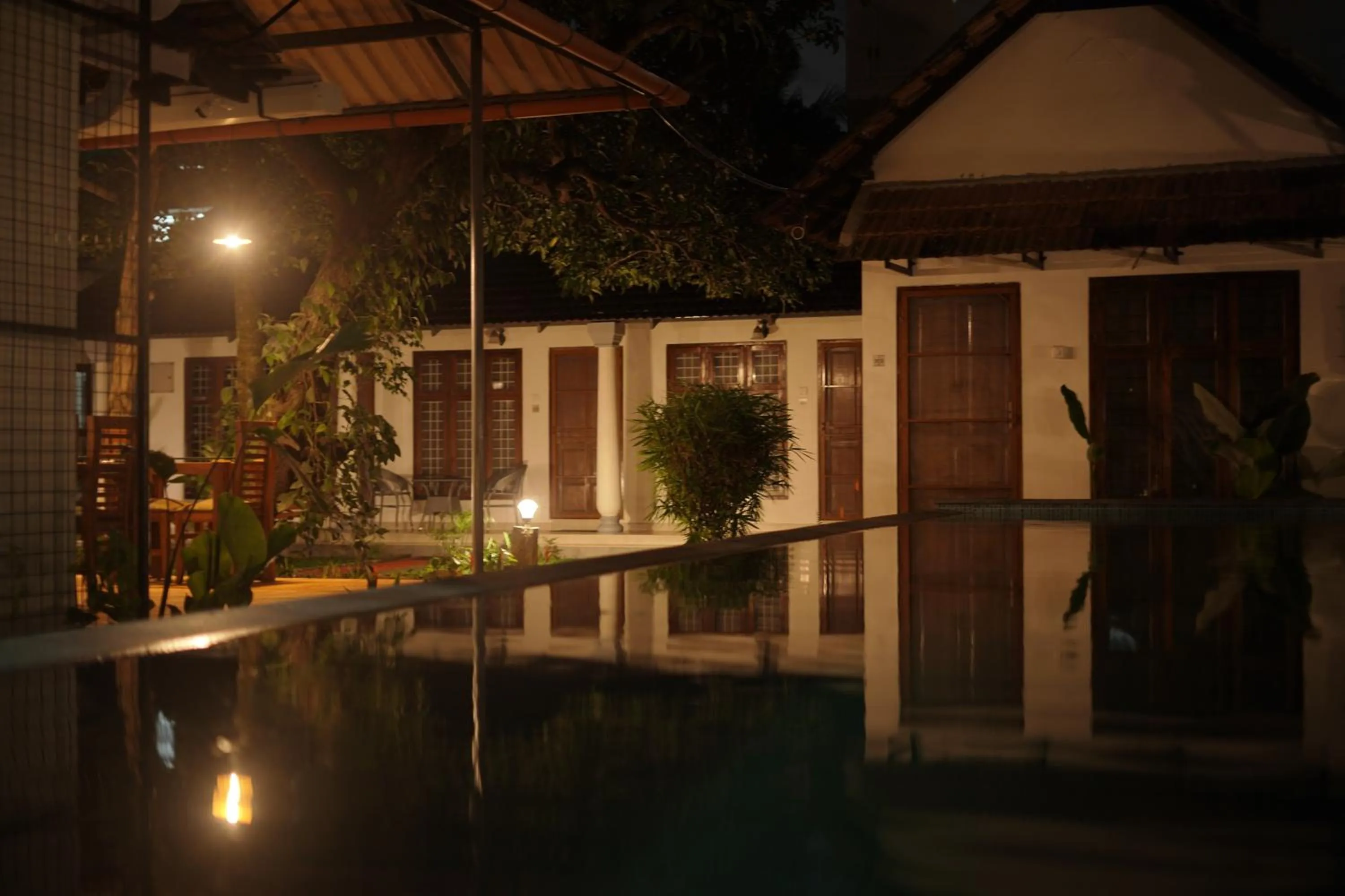 Restaurant/places to eat in Alfred Place