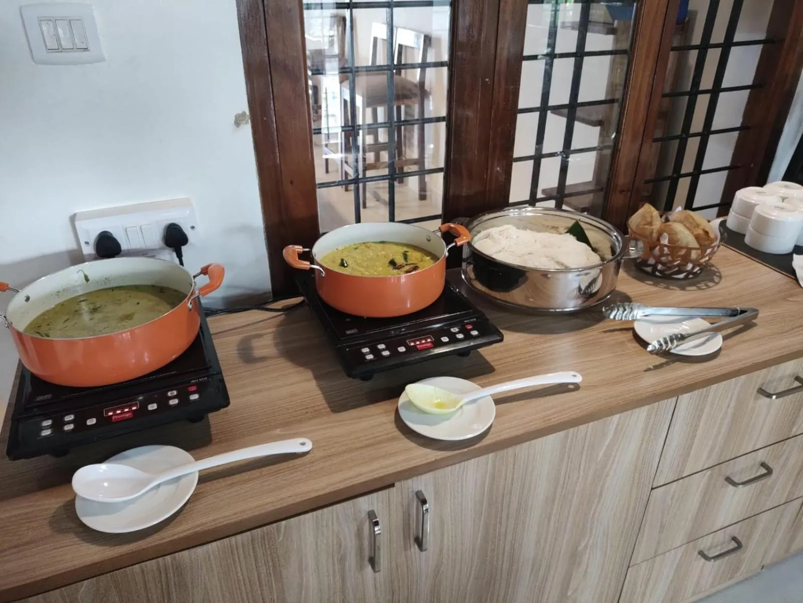 Breakfast in Alfred Place