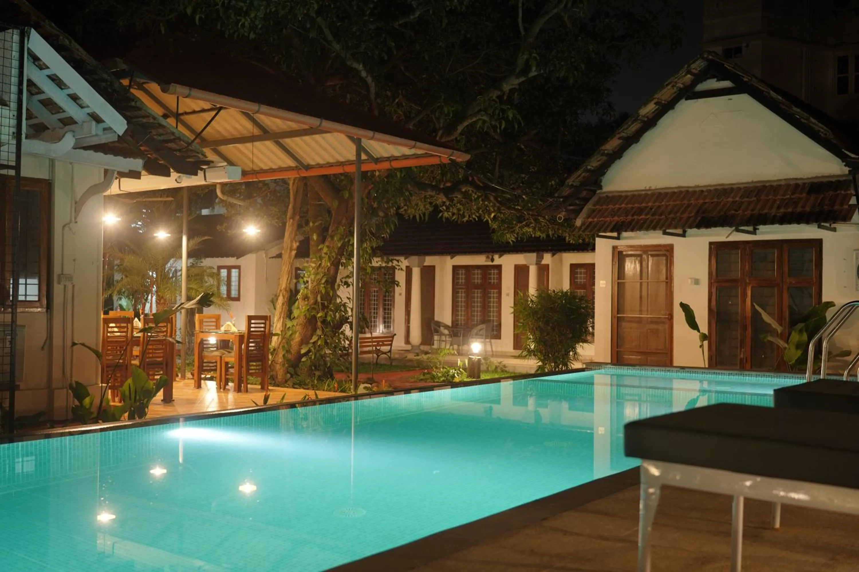 Pool view in Alfred Place