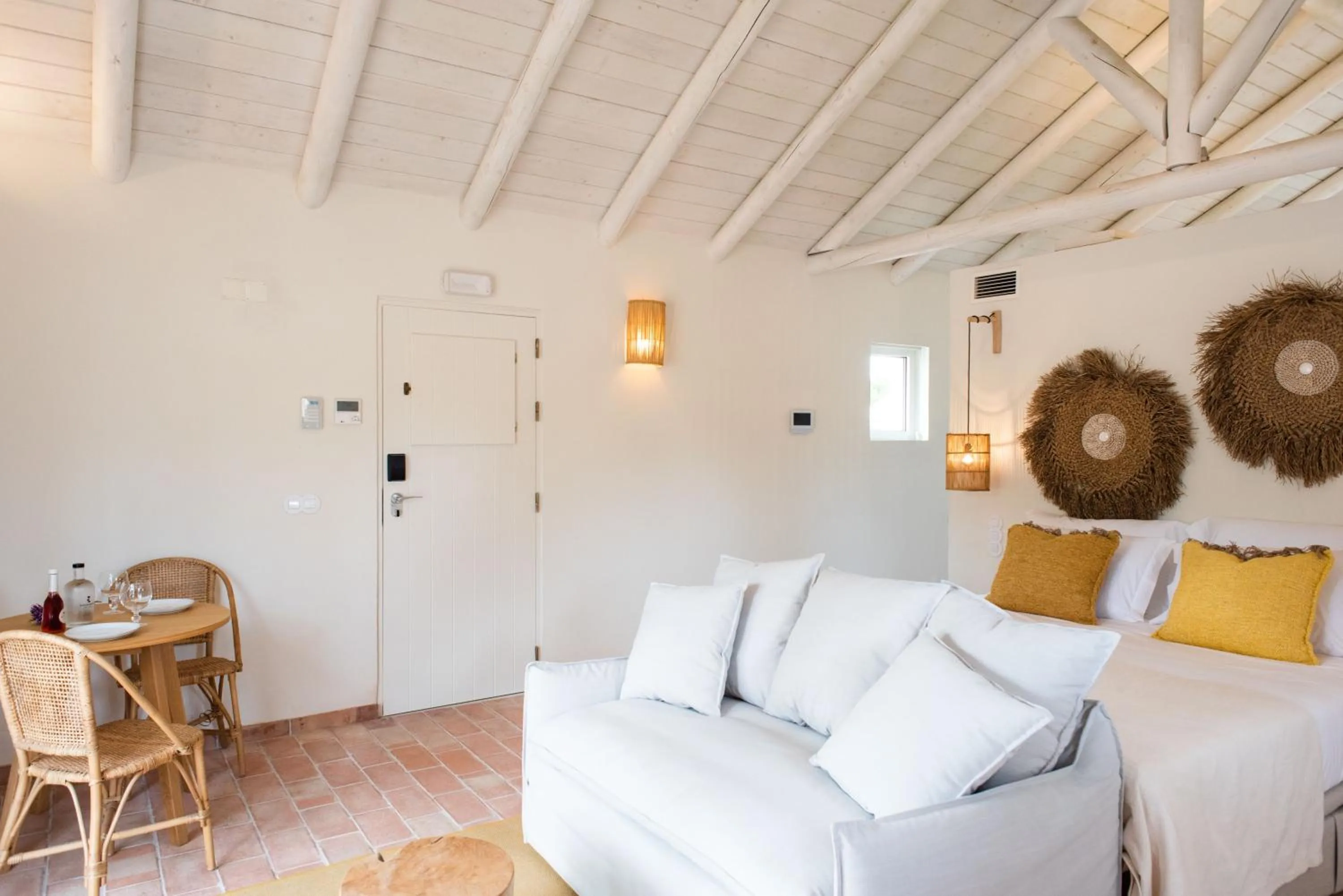 Photo of the whole room in Independente Comporta