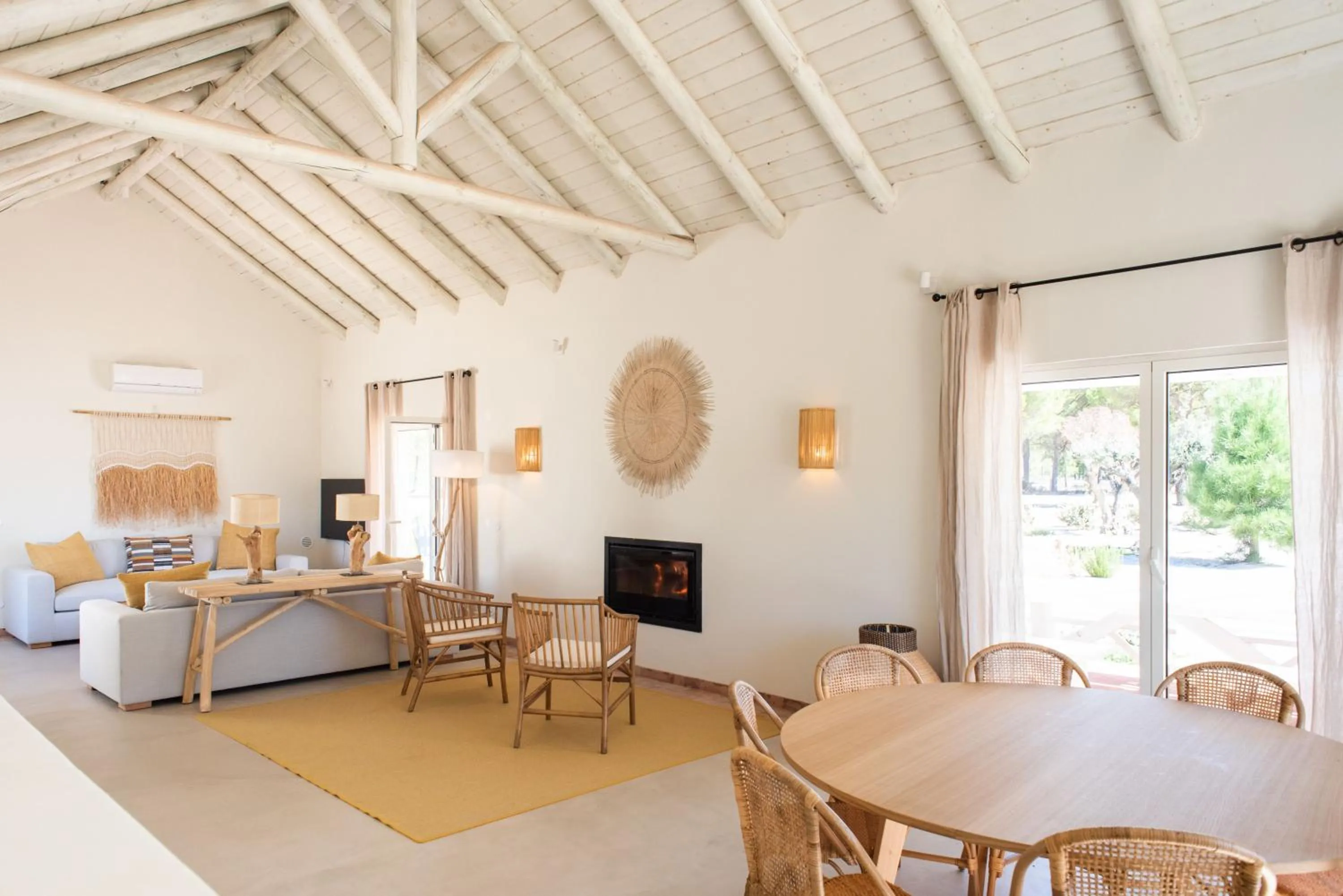 TV and multimedia in Independente Comporta