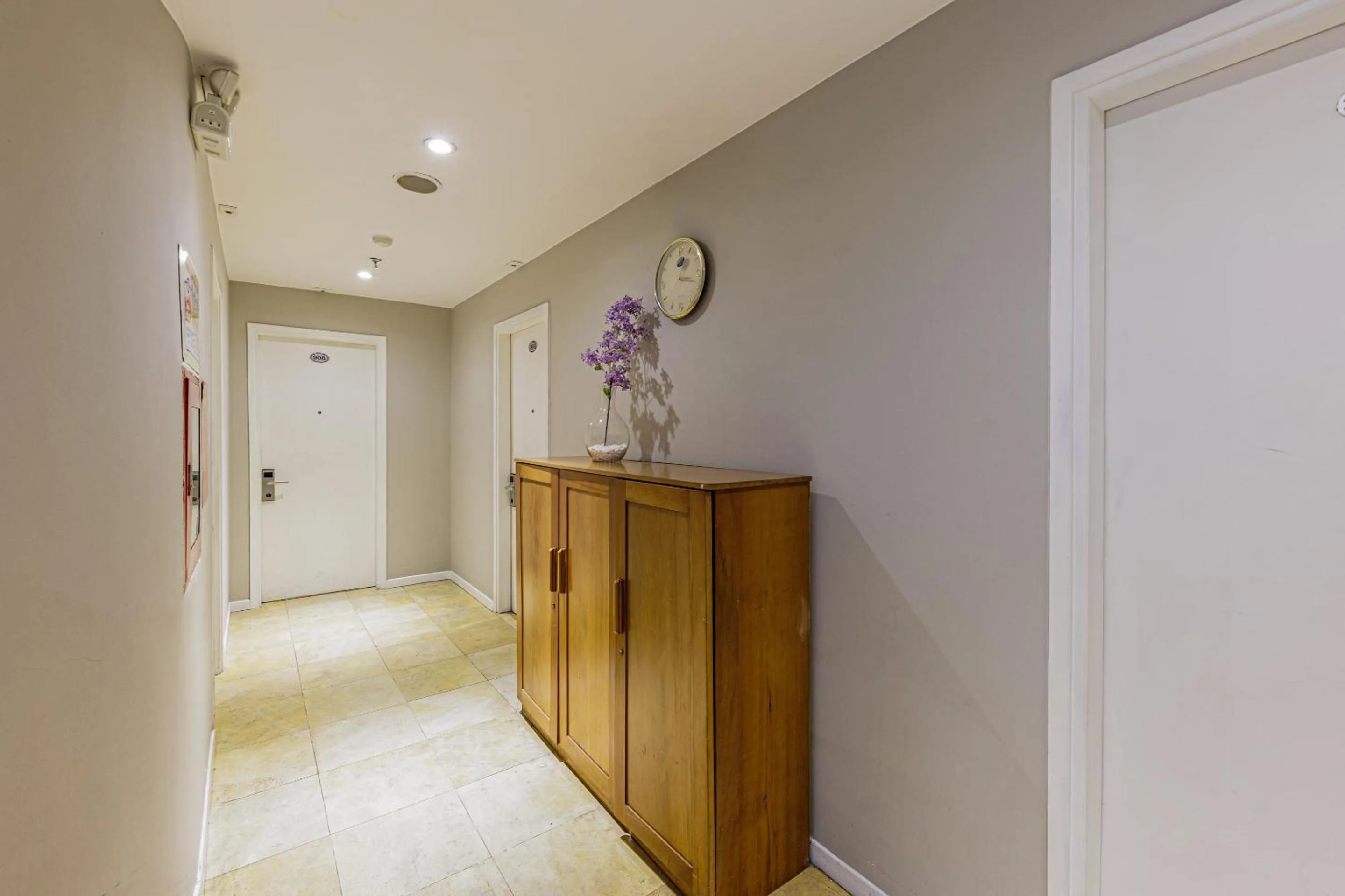 Lobby or reception in Collection O Le Grand Hanoi hotel - The Sun