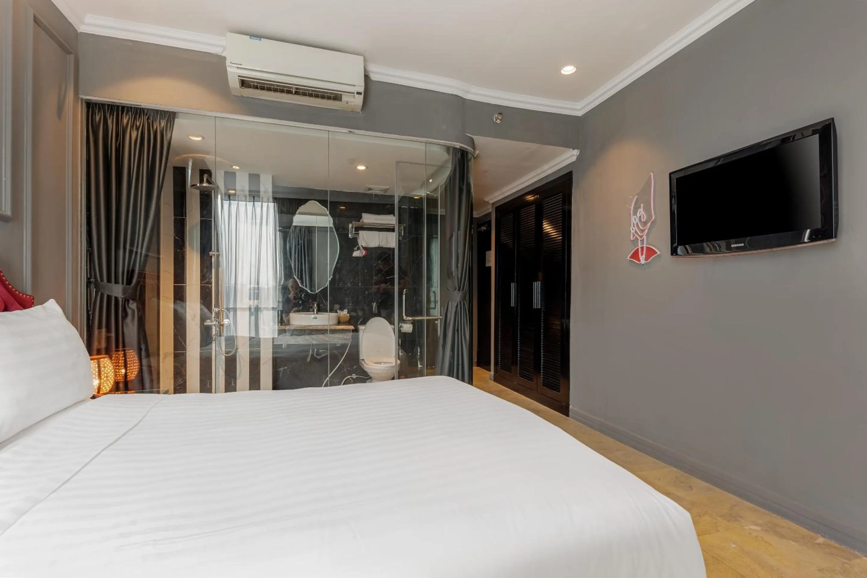 Bedroom, Bed in Collection O Le Grand Hanoi hotel - The Sun