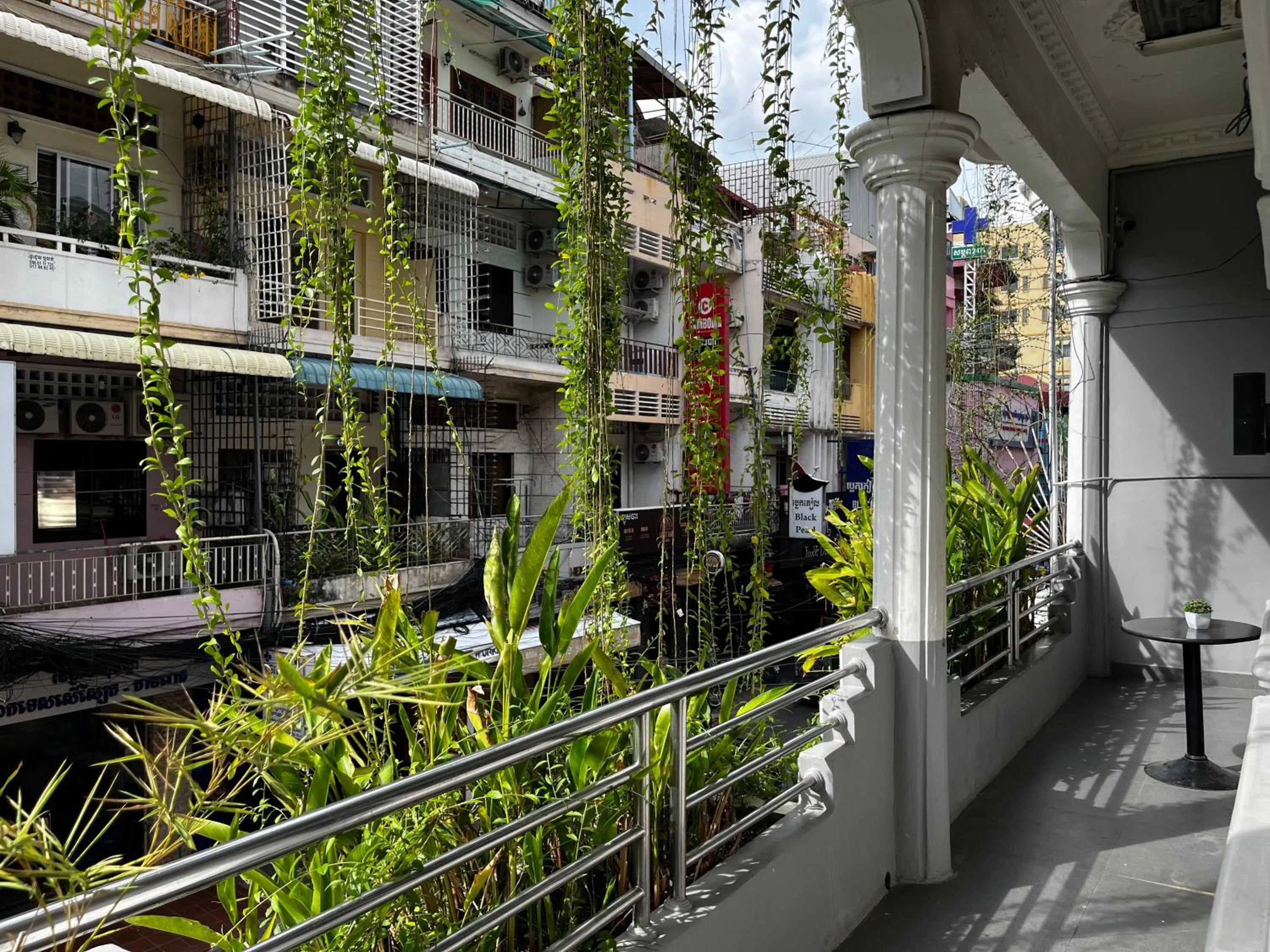 Balcony/Terrace in Sun Chakra Boutique Hotel - 50m to Museum & Royal Palace & Walking street