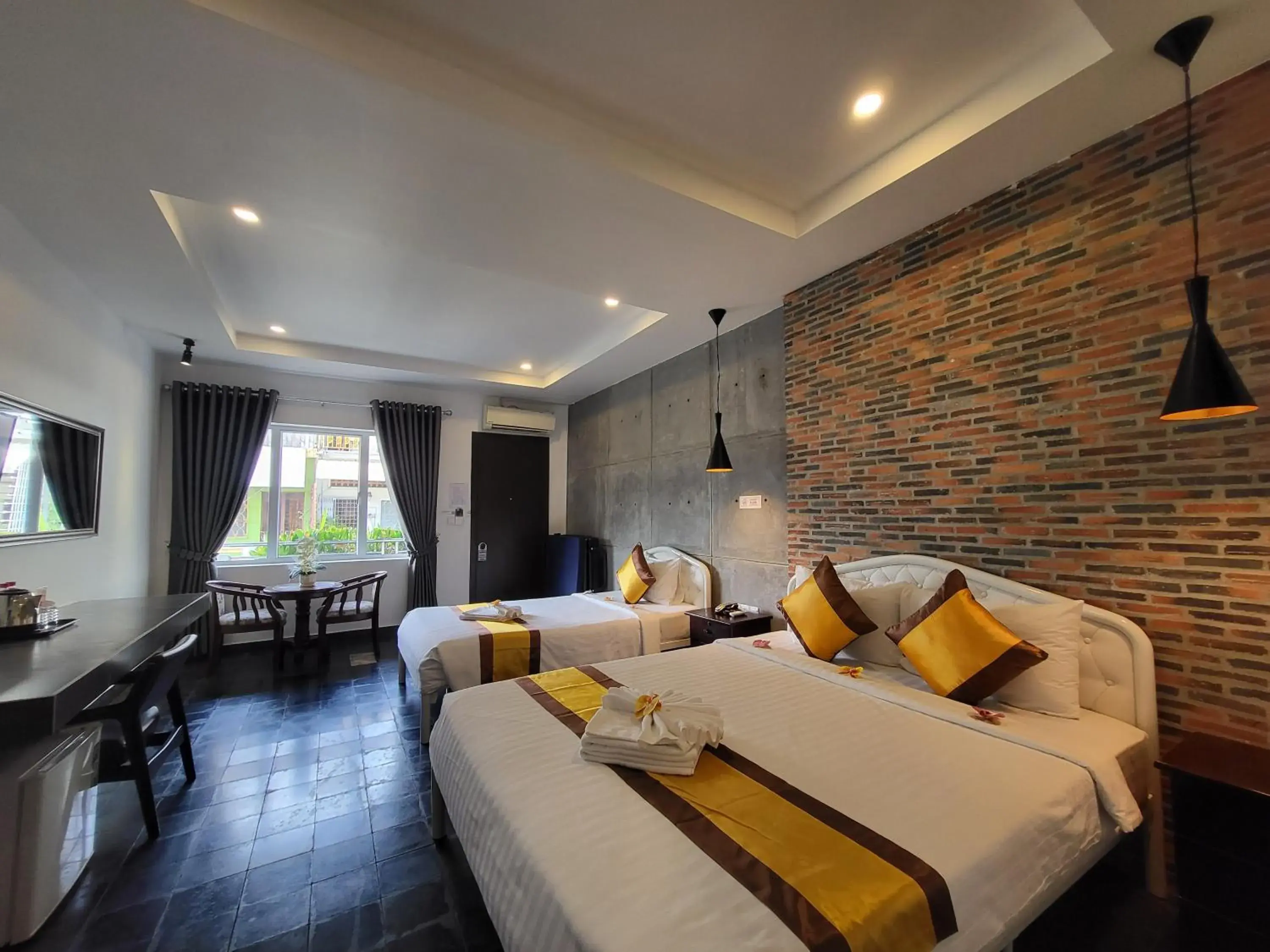 Deluxe Twin Room in Sun Chakra Boutique Hotel - 50m to Museum & Royal Palace & Walking street Deluxe Twin Room in Sun Chakra Boutique Hotel - 50m to Museum & Royal Palace & Walking street